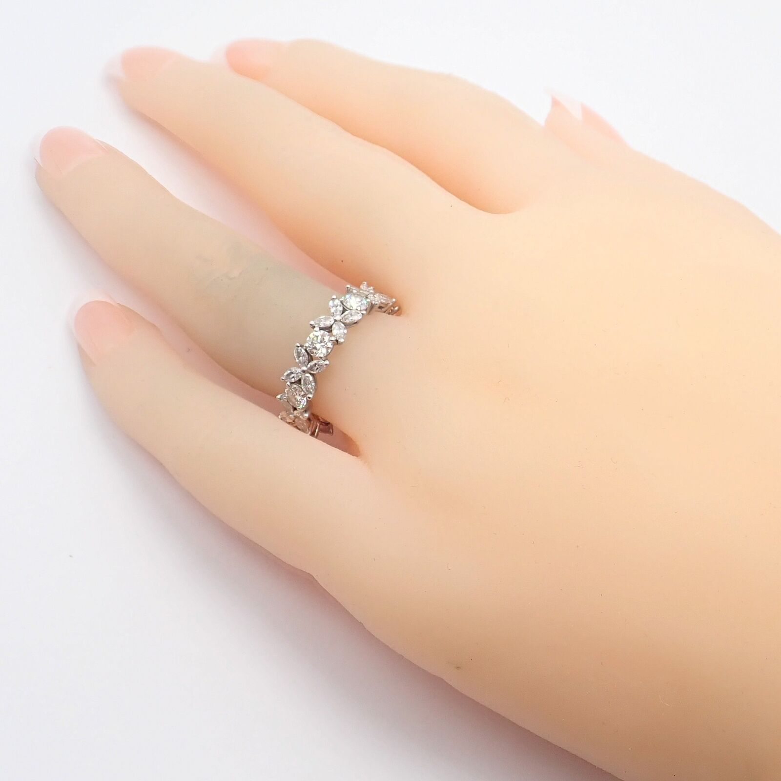 Tiffany & Co Platinum Alternating 1.93ct Diamond Victoria Band Ring Size 6 - Elegant Wedding Band, Anniversary Gift for Her, Luxury Diamond Jewelry for Special Occasions