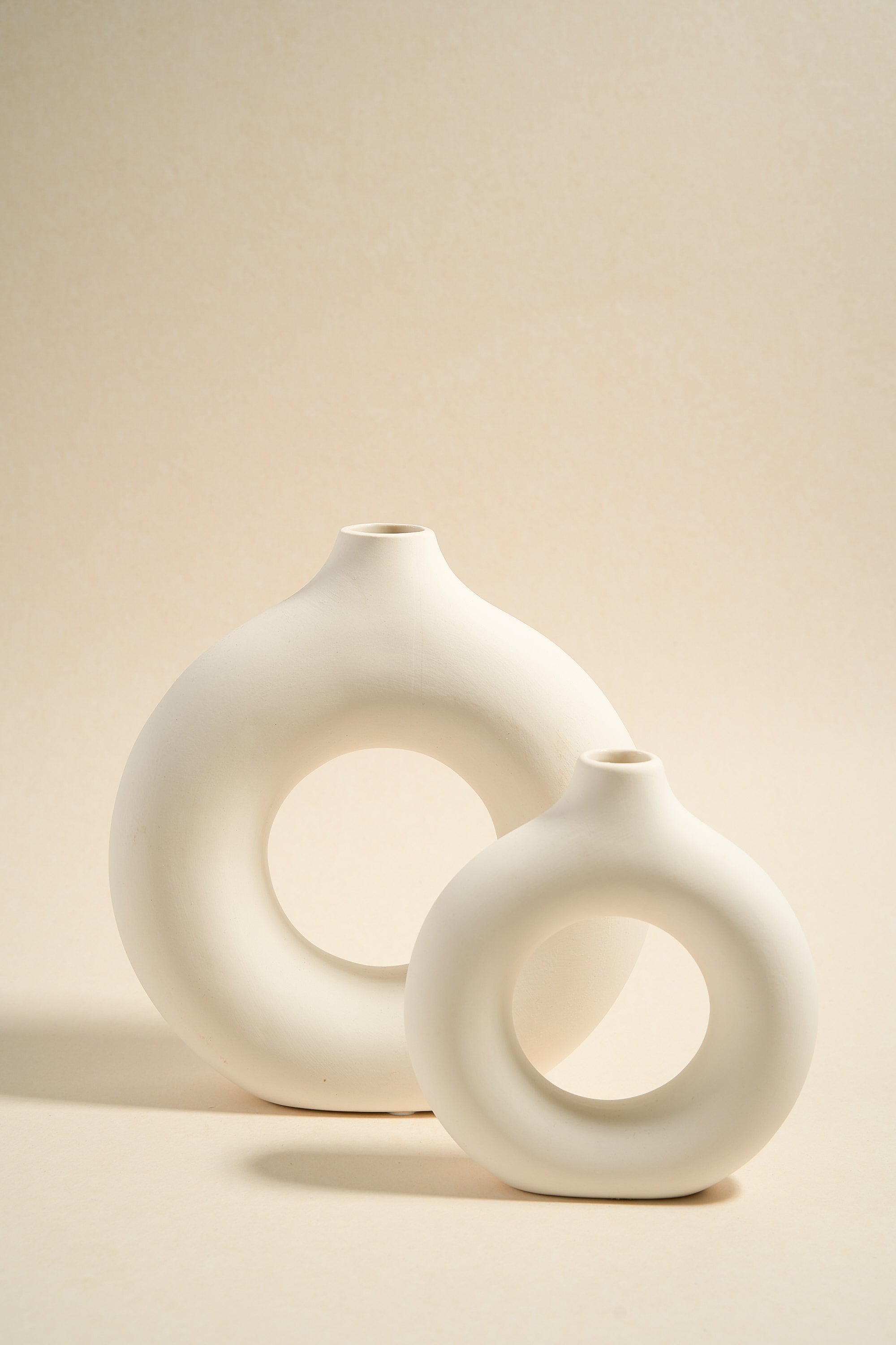 Small White Donut Candle Holder - 13x12.5cm - Perfect for Table Centerpieces, Wedding Decor & Home Aromatherapy