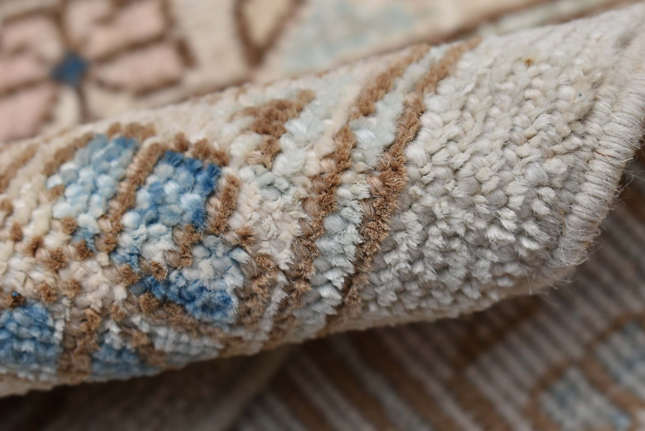 Handwoven Bakshaish Tribal Rug - Authentic Persian Design, J72753 - Perfect for Boho Chic Living Room, Bedroom & Home Decor