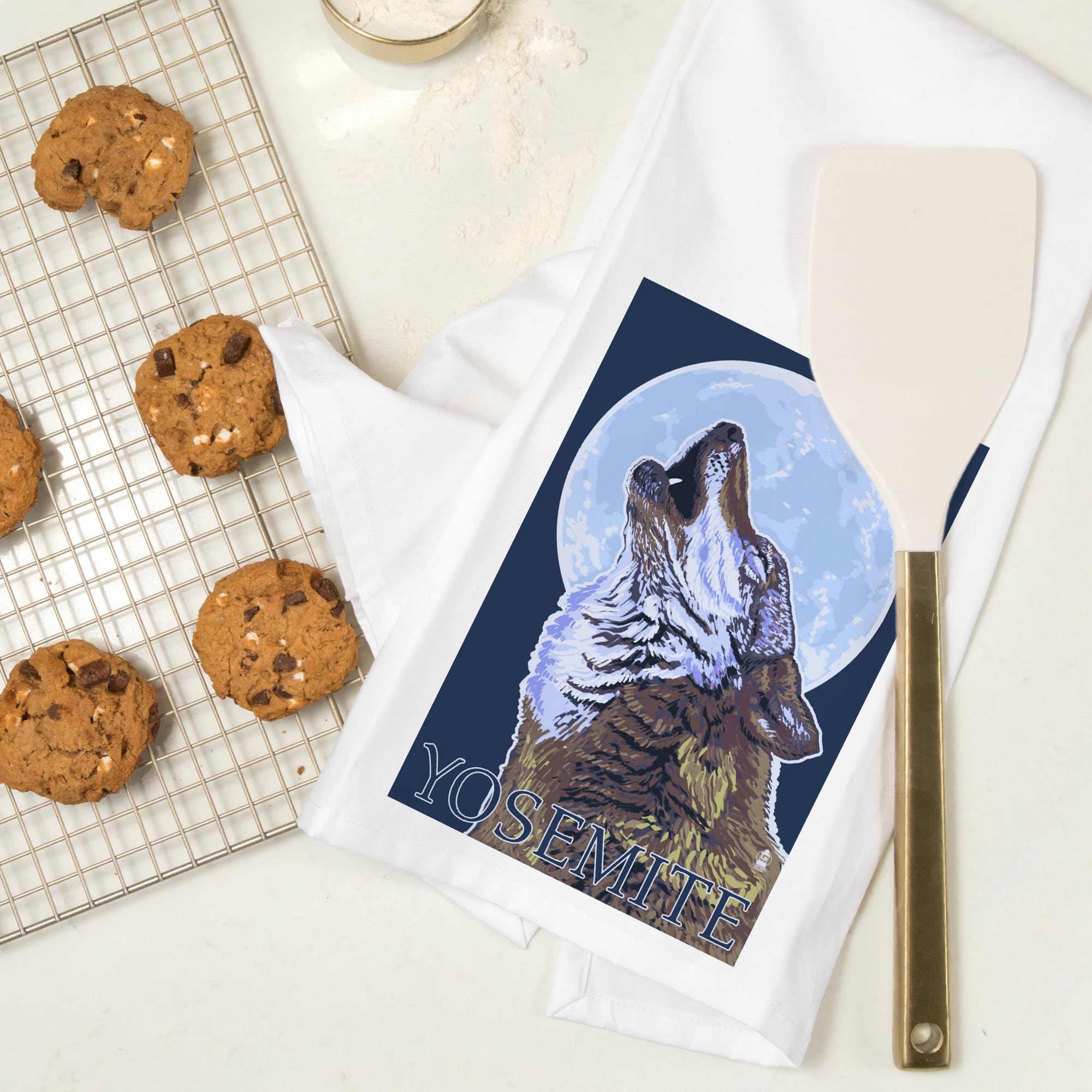 Lantern Press Yosemite California Wolf Howling 100% Cotton Tea Towel - Decorative Hand Towel for Kitchen, Home Decor & Gifts - Perfect for Dish Drying, Wall Art & Cabin Decor