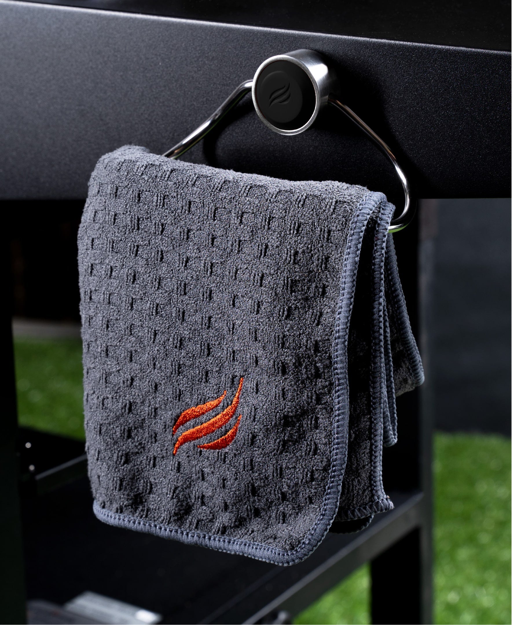 Strong Magnetic Towel Holder for Bathroom - Rustproof Stainless Steel Wall Mounted Towel Rack, Perfect for Kitchen, Gym, Spa, and Poolside Use