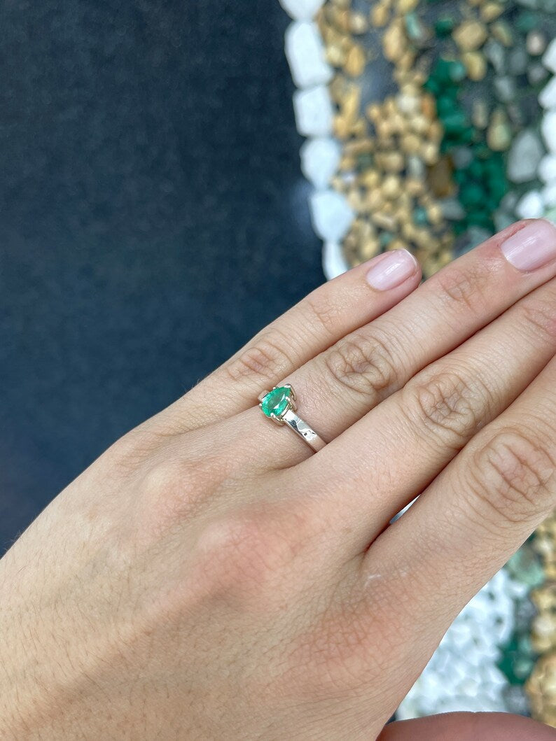 0.80ct Solitaire Emerald Pear Cut 925 Sterling Silver Ring with 5-Prong Setting - Elegant Engagement, Wedding, Anniversary Gift for Her