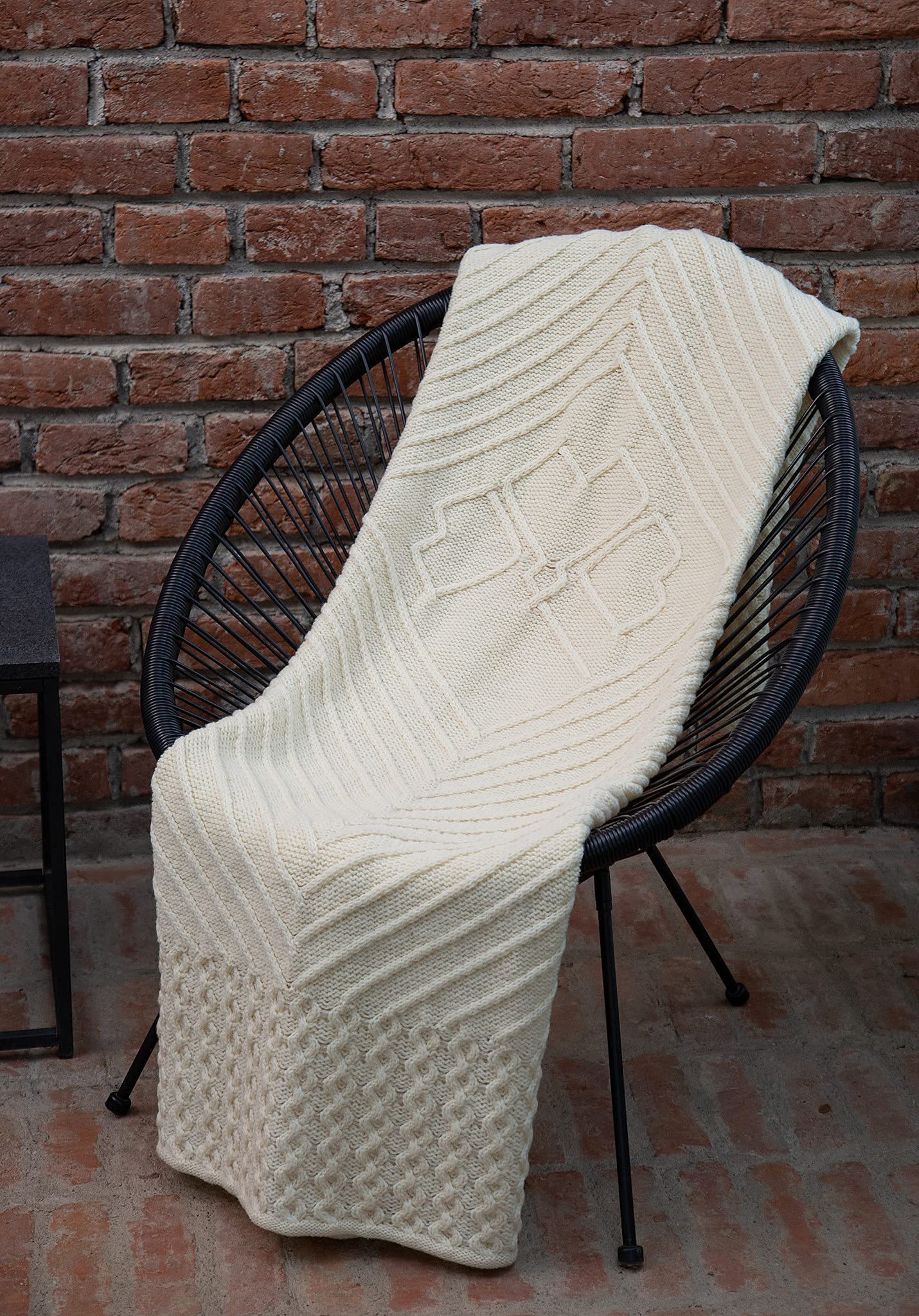 Premium SAOL Irish Shamrock Throw Blanket - 100% Pure Merino Wool Aran Knit Sofa Cover 48