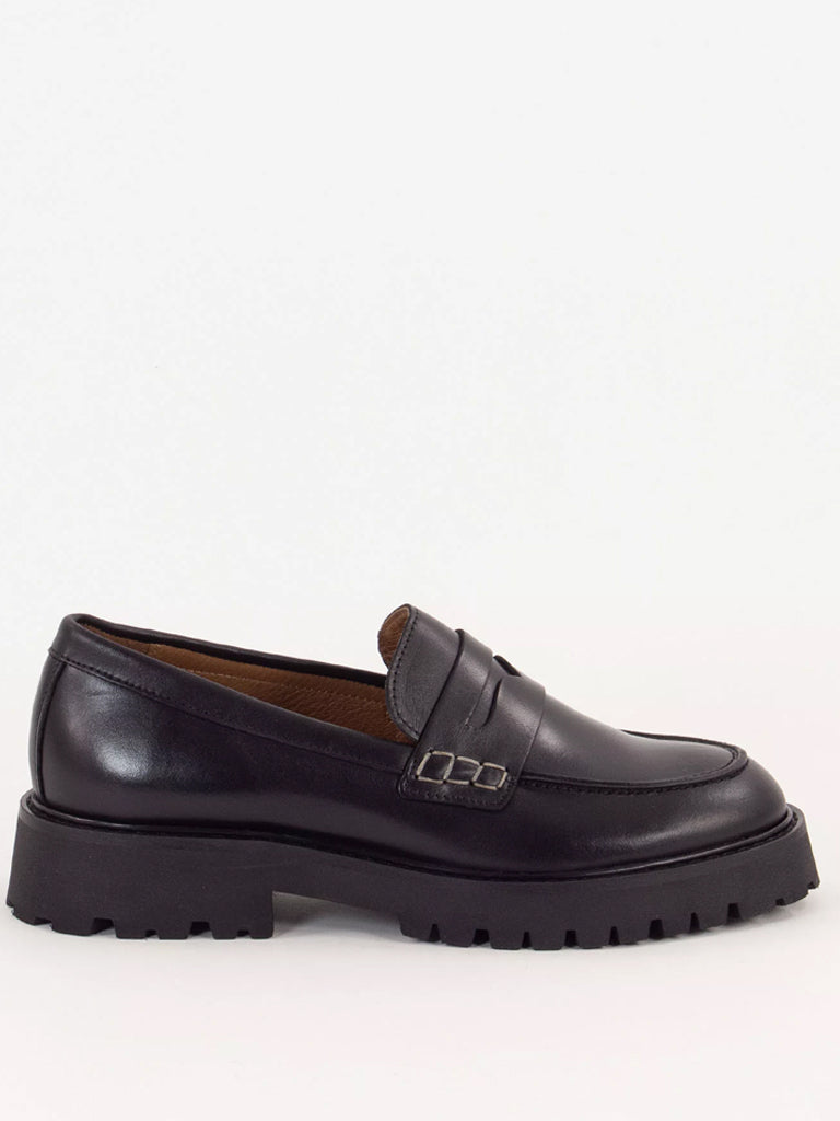 Sessun Barcelo Black Leather Loafers for Women - Comfortable Slip-On Shoes for Office, Casual & Travel Wear