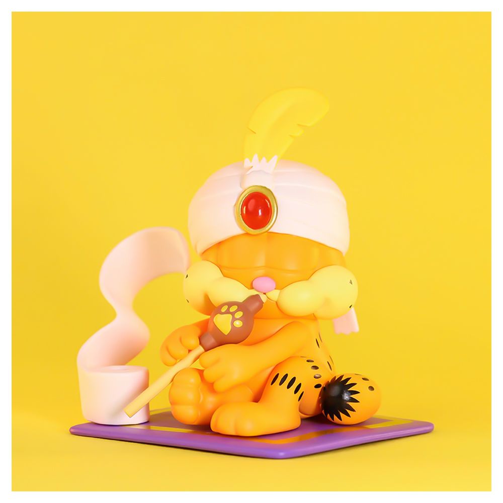 Garfield Day Dream Plush Toy - Cute & Soft Stuffed Cat for Kids & Adults | Perfect for Gifts, Bedroom Decor, and Comfort