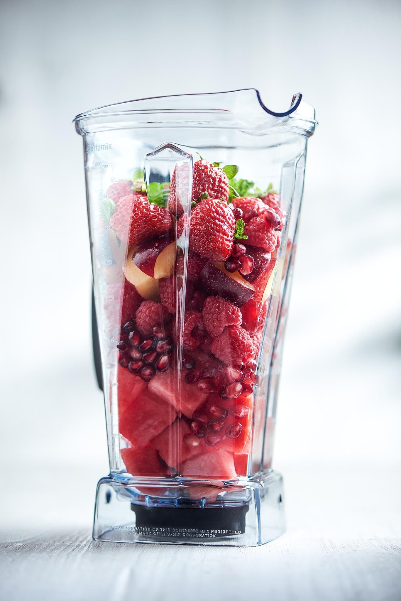 Vitamix 64 oz. Container - 60865, 64 Ounce BPA-Free Blender Jar - Perfect for Smoothies, Soups & Nut Butters - Clear