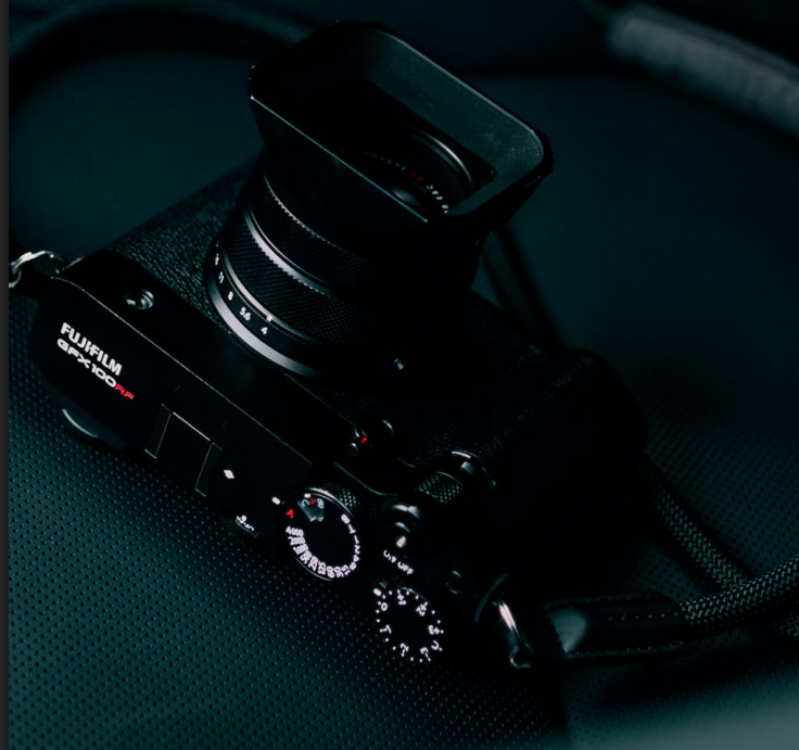 Fujifilm GFX100RF Medium Format Mirrorless Camera - 102MP High-Resolution Professional Photography for Studio, Landscape & Portrait Shooting