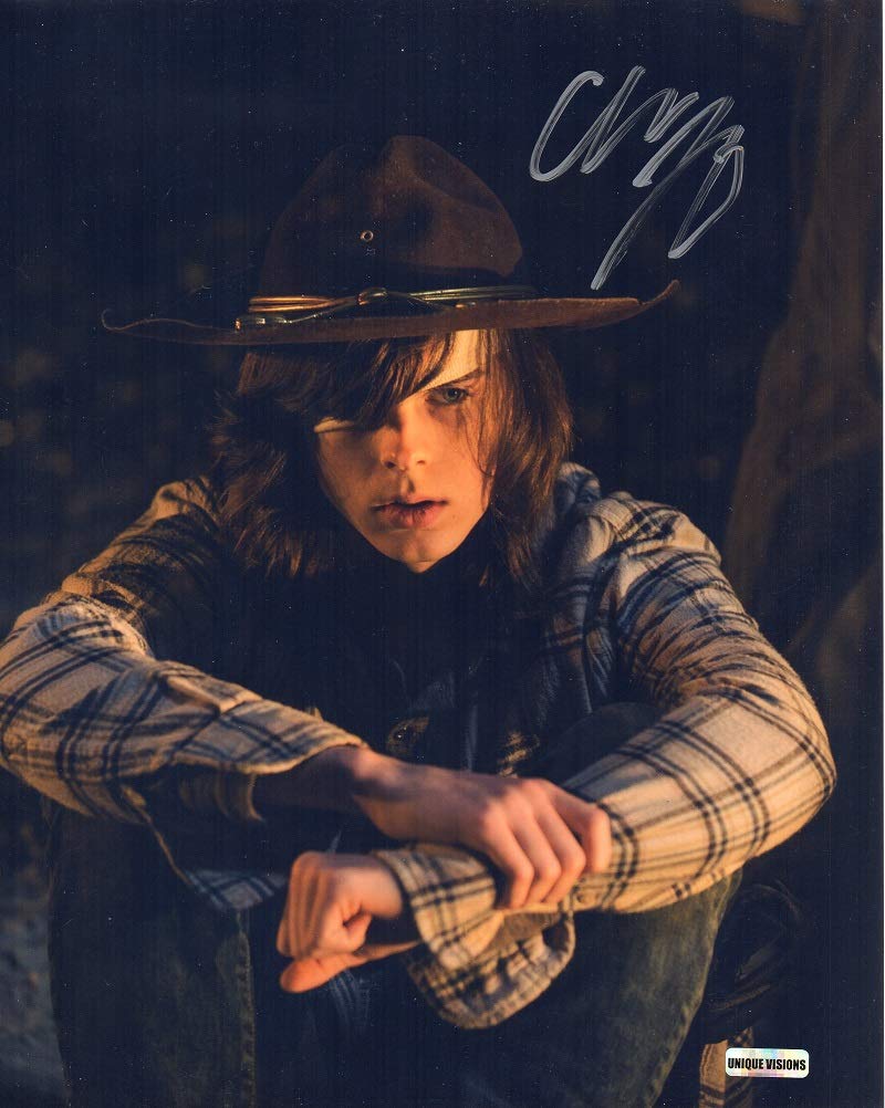 Chandler Riggs as Carl Grimes 8x10 Walking Dead Autographed Photo - Official AMC Collectible for Fans, Home Decor & Memorabilia Display