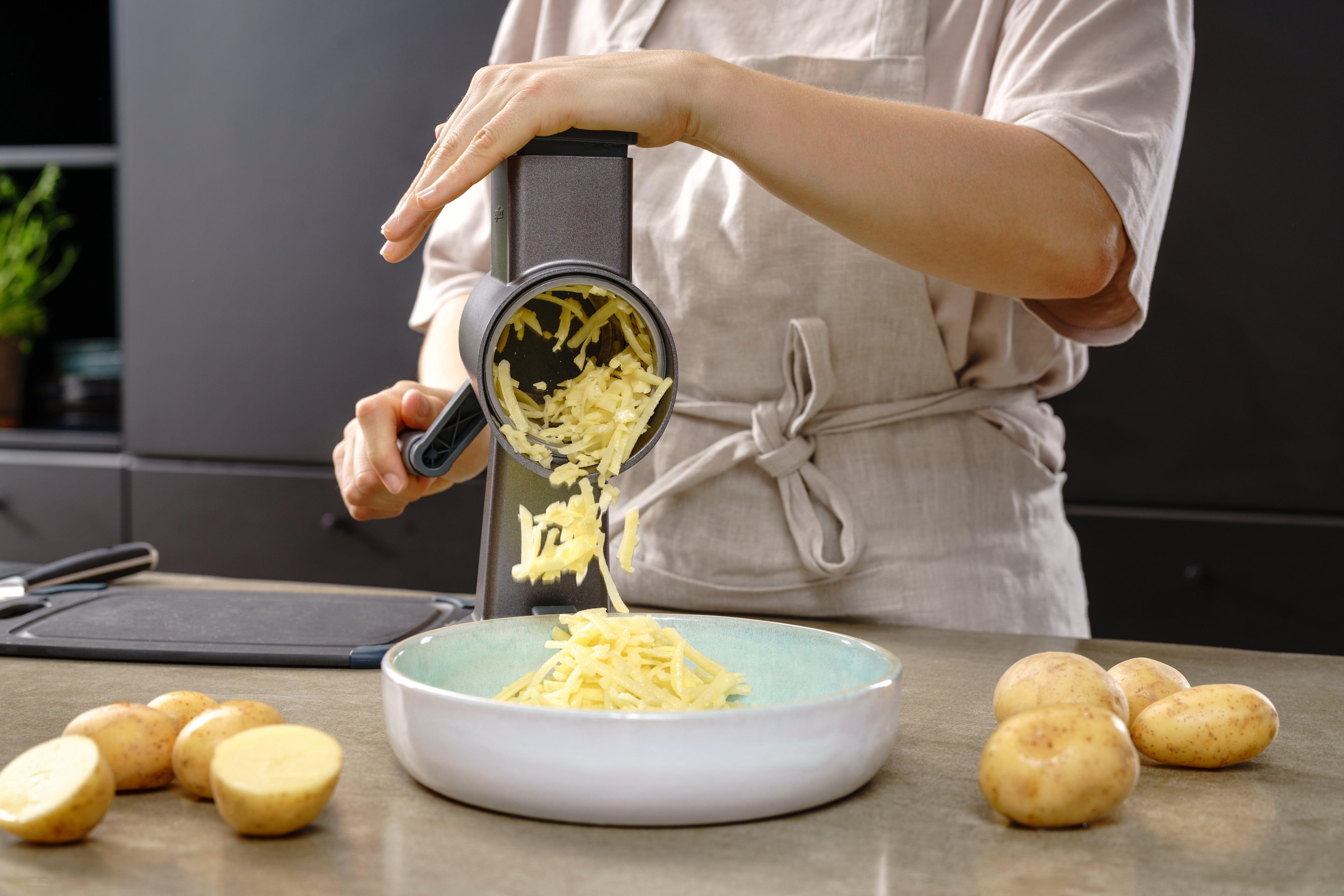 Zyliss Gourmet Rotary Drum Grater - Stainless Steel Cheese Grater & Vegetable Shredder for Kitchen - Perfect for Pasta, Salads & Baking