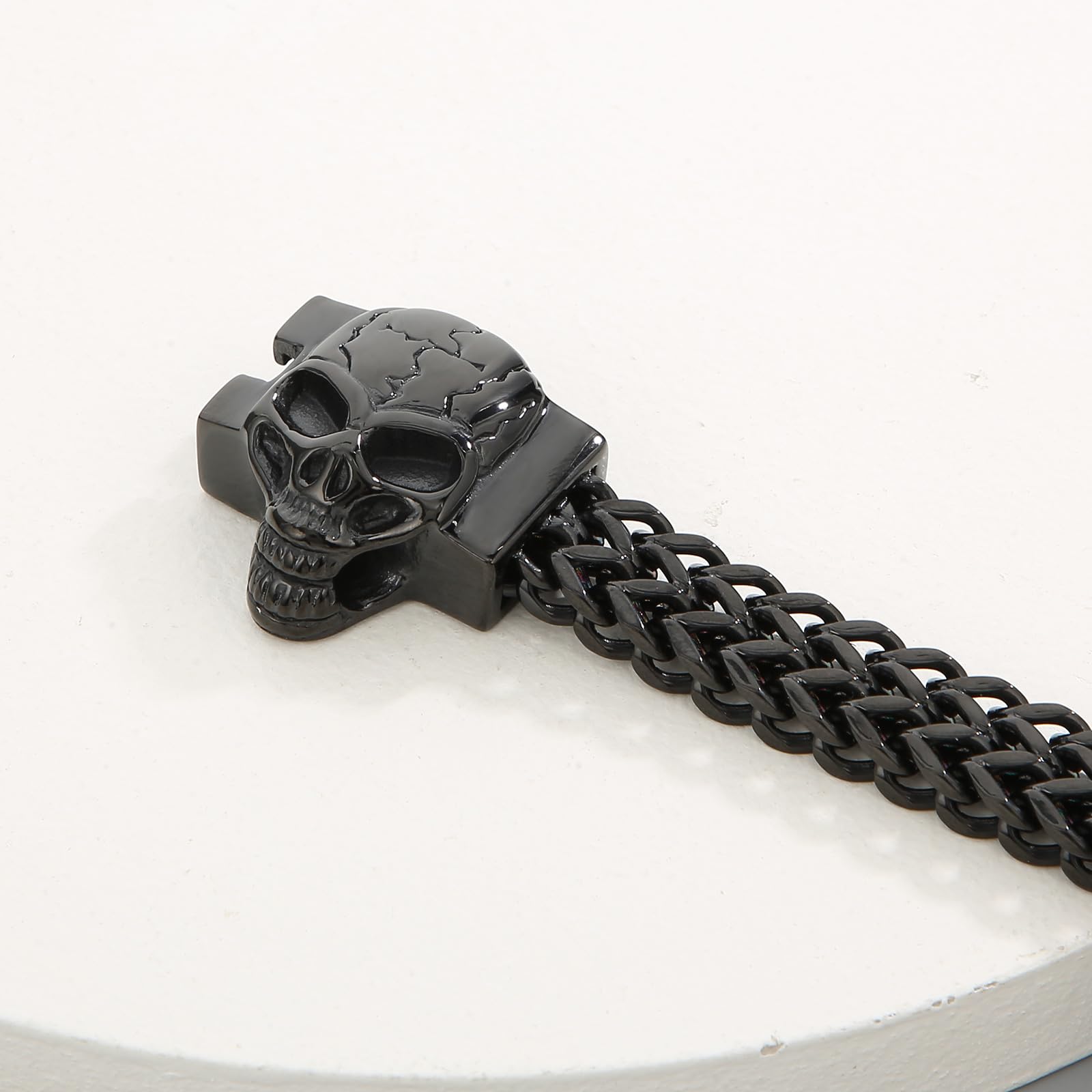 Gothic Skull Curb Chain Bracelet for Men - Stainless Steel Punk Jewelry in Gold, Black & Silver - Perfect for Rock Concerts, Halloween & Alternative Fashion