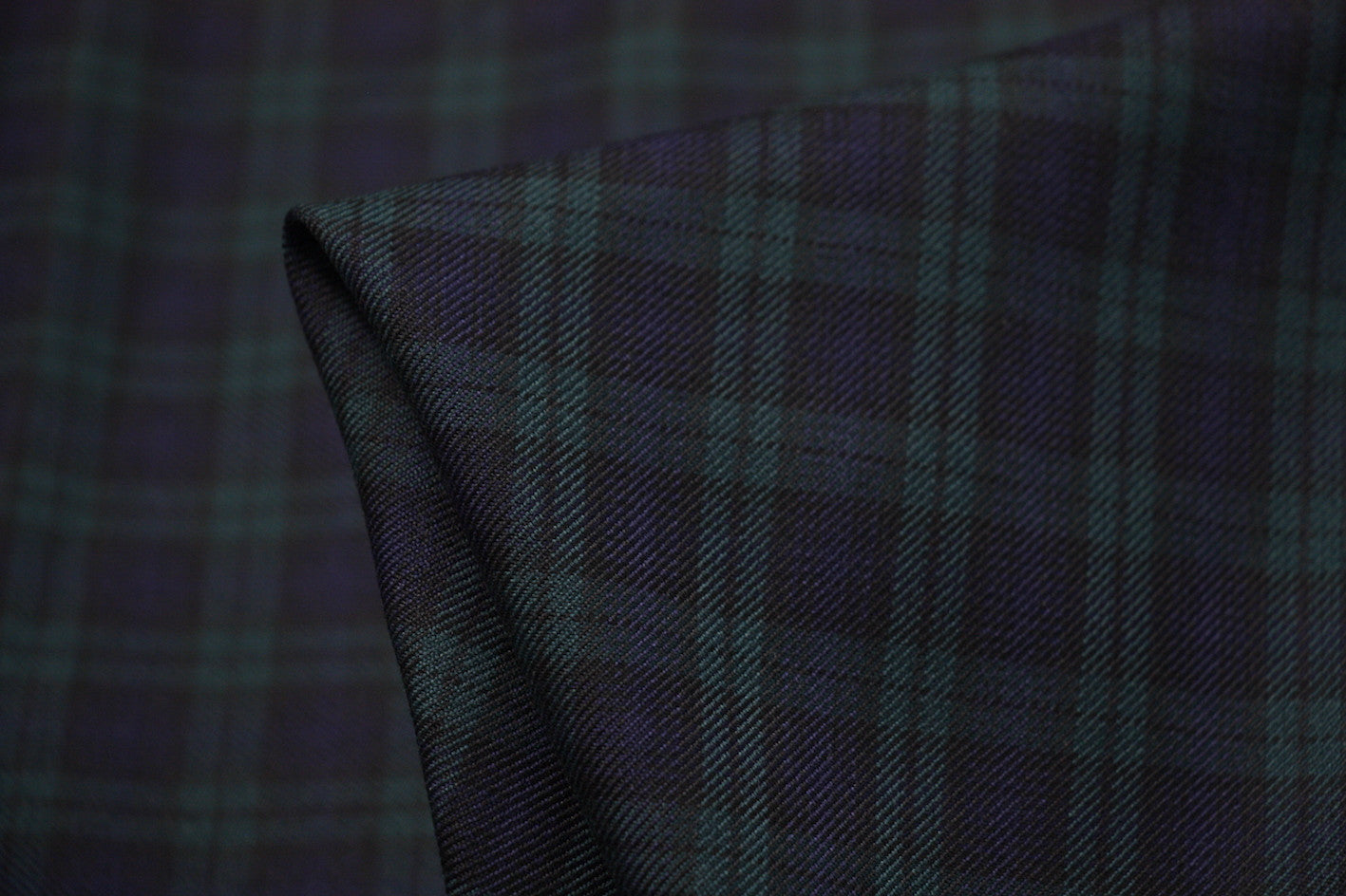 Blackwatch Tartan Plaid Scarf - Classic Scottish Wool Wrap for Men & Women - Perfect for Winter, Outdoor Adventures & Casual Styling