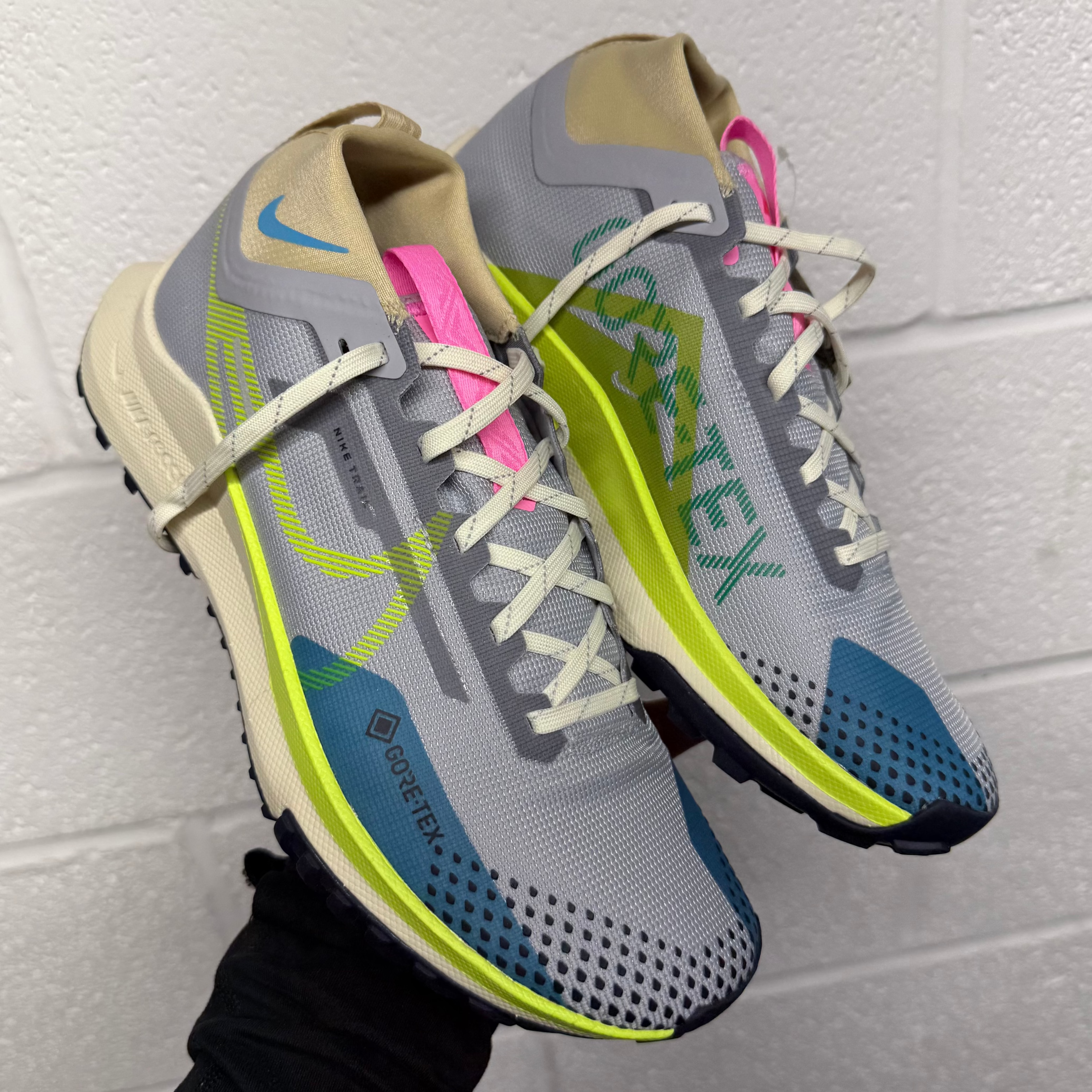 Nike React Pegasus Trail 4 Gore-Tex Waterproof Trail Running Shoes for Men & Women - Perfect for Hiking, Outdoor Adventures & Wet Weather Running