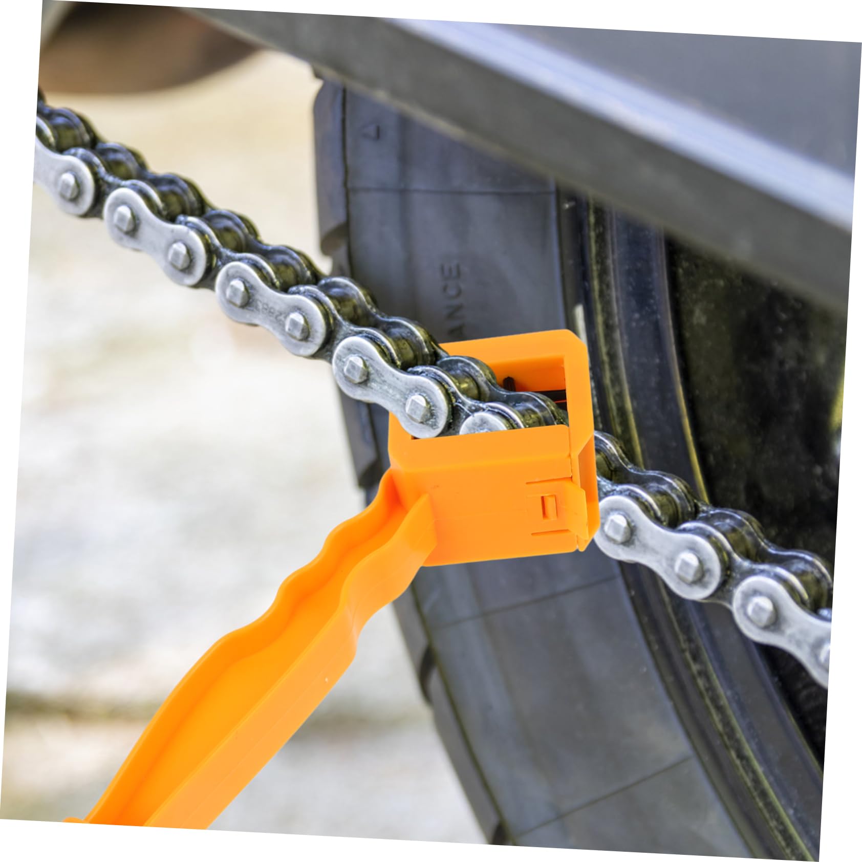 Bike Chain Cleaner Brush Set - Durable Motorcycle Chain Cleaning Tool with Toothbrush Design - Perfect for Bicycle & Motorcycle Maintenance, DIY Repair, and Outdoor Riding Gear Care