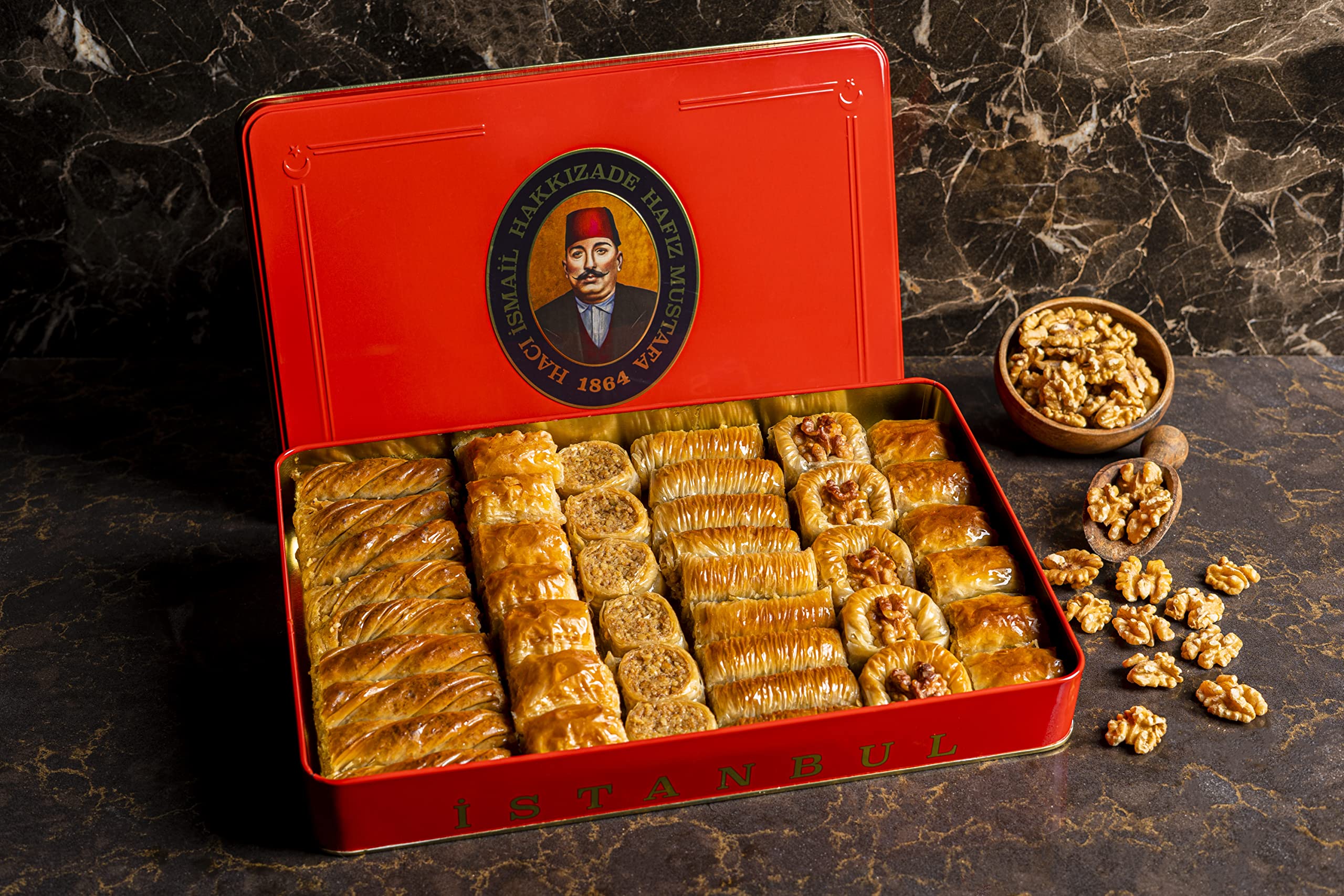 Premium Hafiz Mustafa 1864 Istanbul Baklava Pastry Gift Box - Authentic Turkish Baklava Dessert with Fresh Phyllo Dough, Pistachios, Hazelnuts & Walnuts - Perfect for Birthday, Christmas Gifts, Parties & Tea Time Treats
