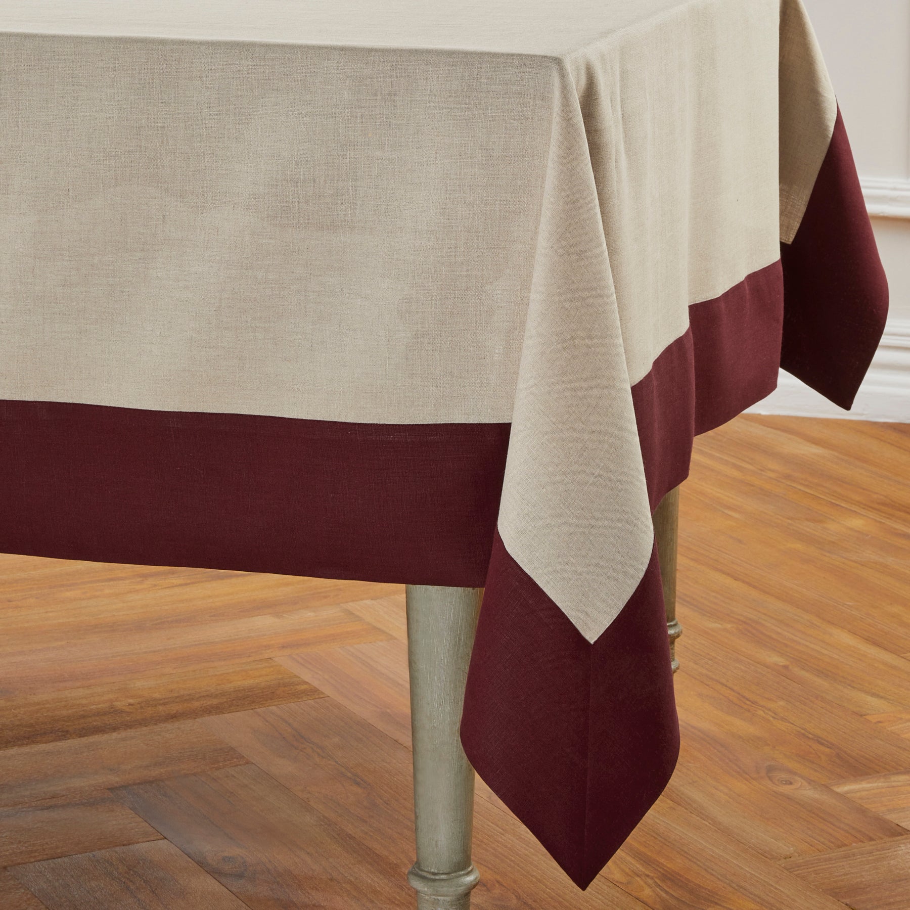 Stylish Contempo Tablecloth - Waterproof & Wrinkle-Free - Perfect for Dining, Parties & Home Decor