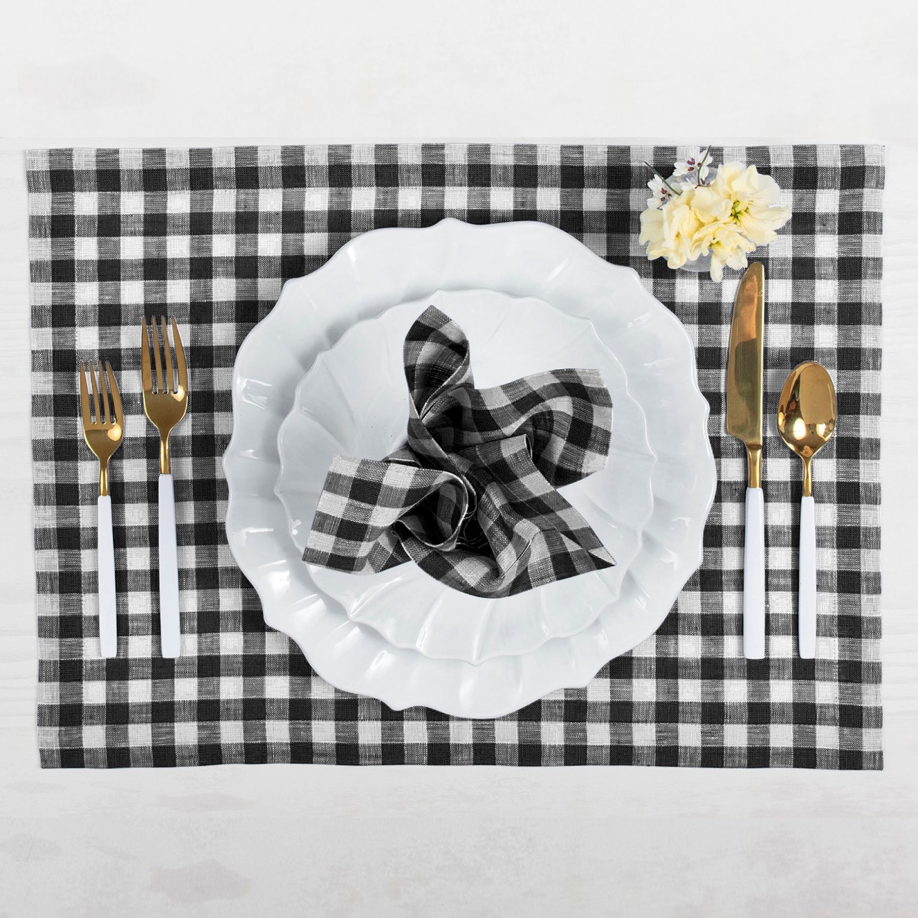 Premium Gingham Checkered Napkins Set of 4 - 100% Cotton Kitchen & Dining Cloth for Parties, Picnics, and Everyday Use