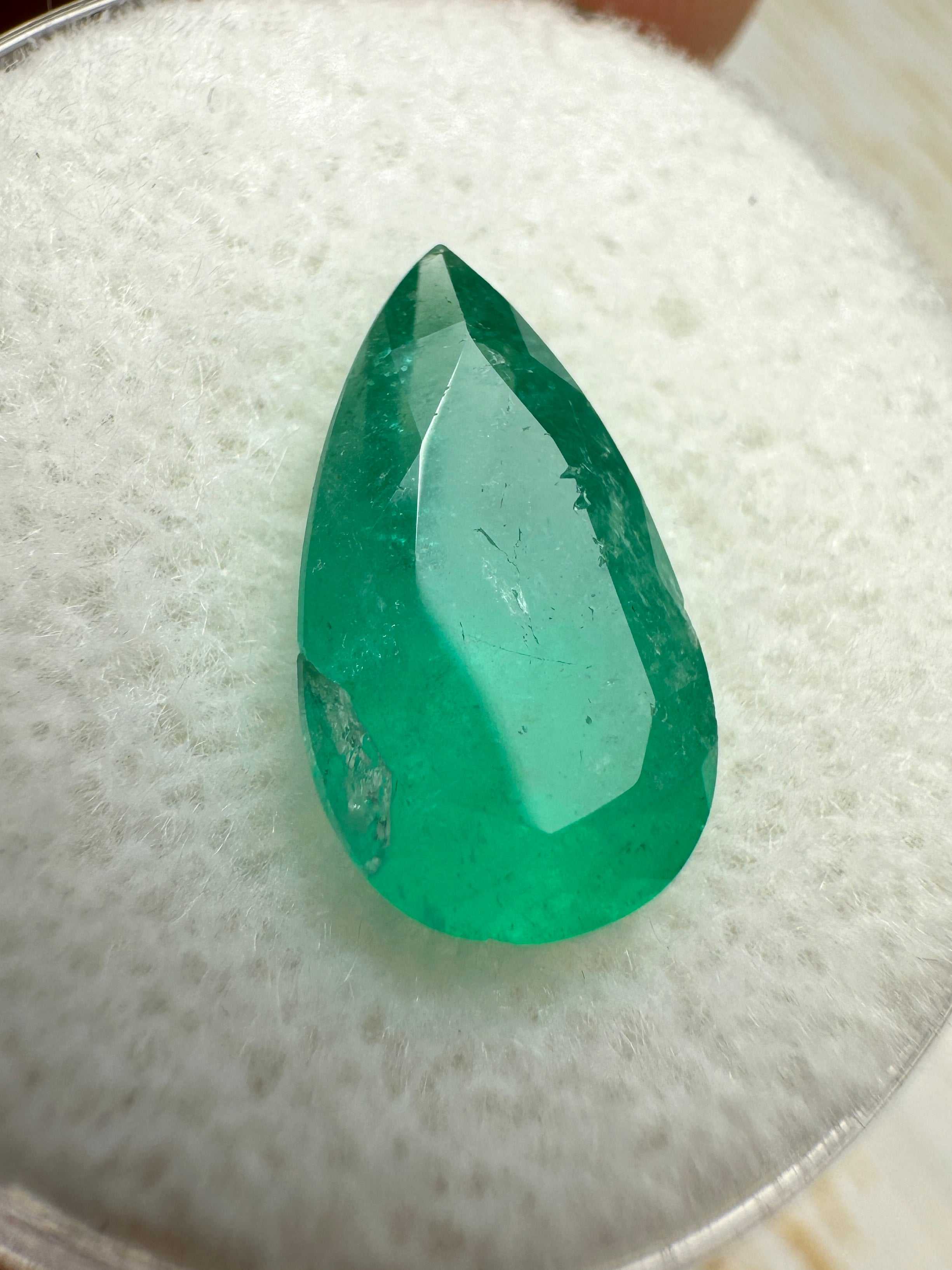 2.81 Carat Natural Colombian Emerald Pear Cut Loose Gemstone - 12.9x7.6mm Vivid Green for Jewelry Making & Engagement Rings