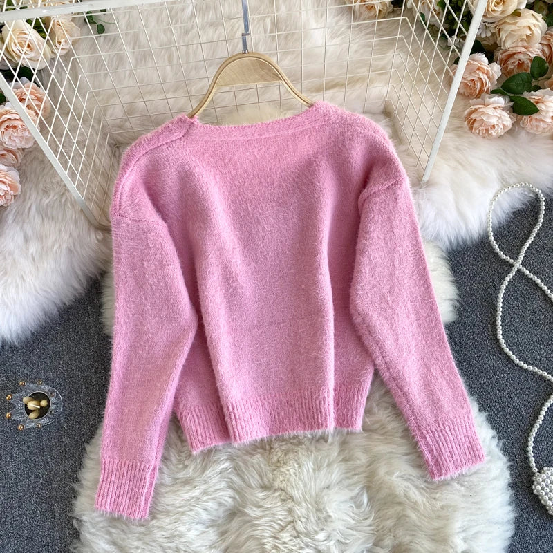 Soft & Cozy Women's Knitted Sweater - Warm Winter Pullover for Casual Outfits & Layering