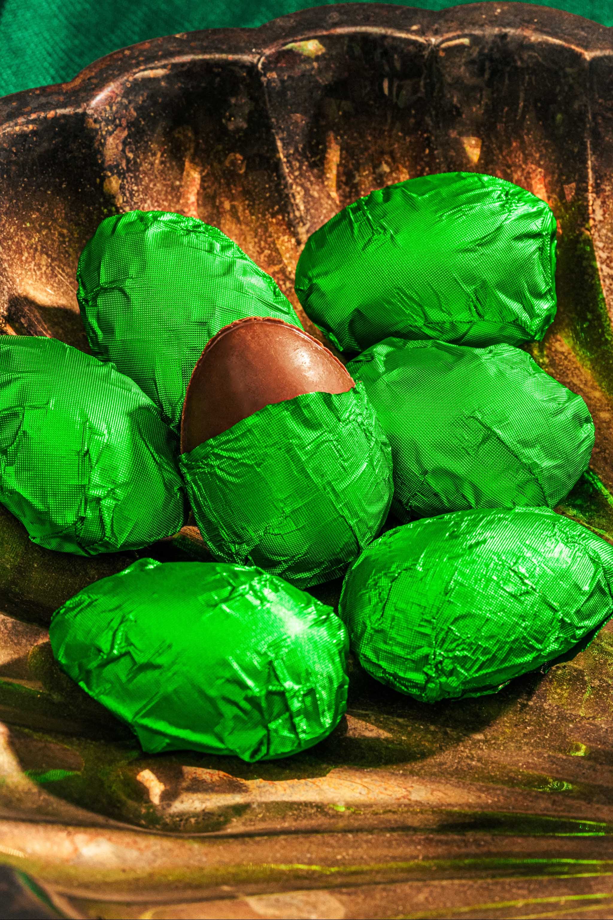 Premium Dubai Pistachio Knafeh Chocolate Eggs - Authentic Middle Eastern Dessert for Gifts & Parties | Sweet Treat for Holidays & Special Occasions