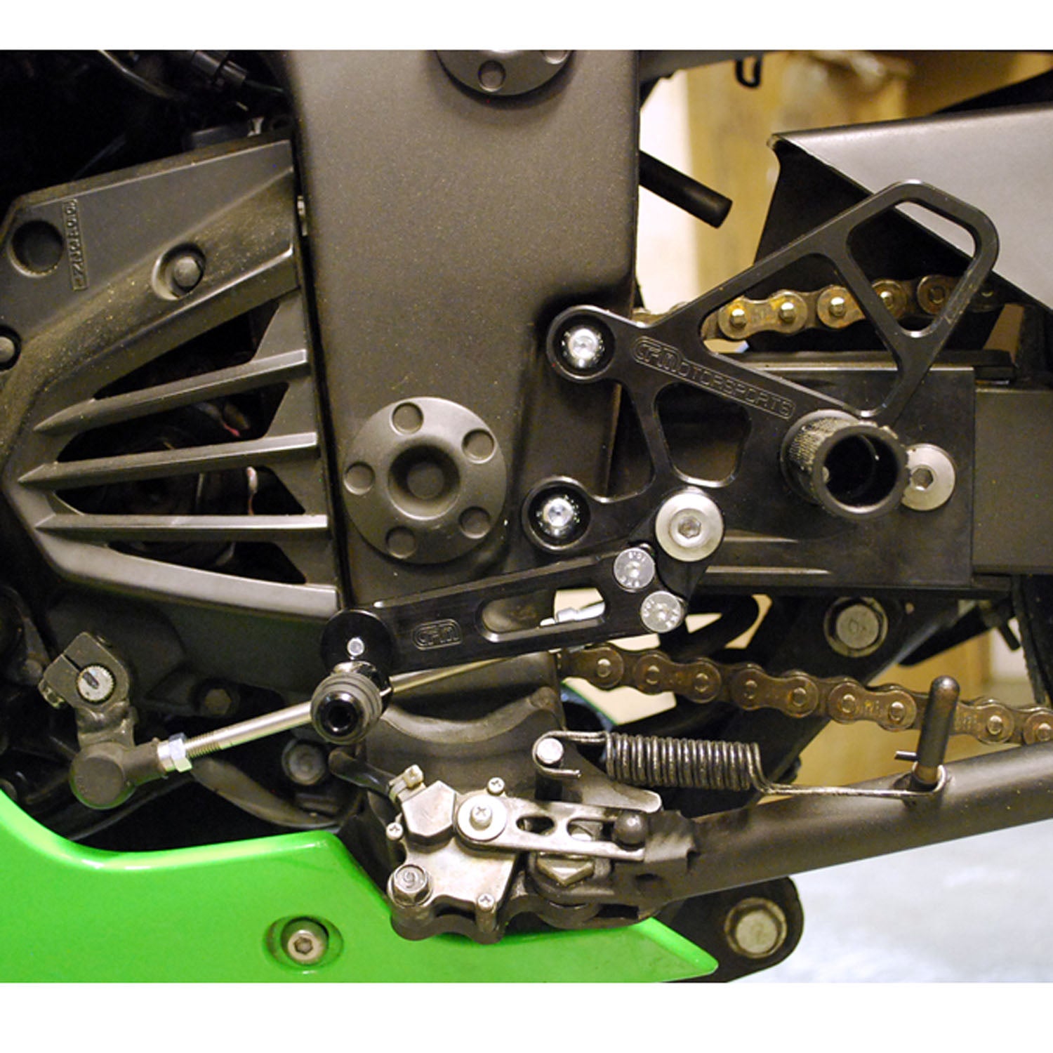 Kawasaki Ninja EX250 Rearset Footpegs - Adjustable Motorcycle Rear Sets for Kawasaki EX250 1988-2007 - Perfect for Track Racing and Street Performance Upgrades