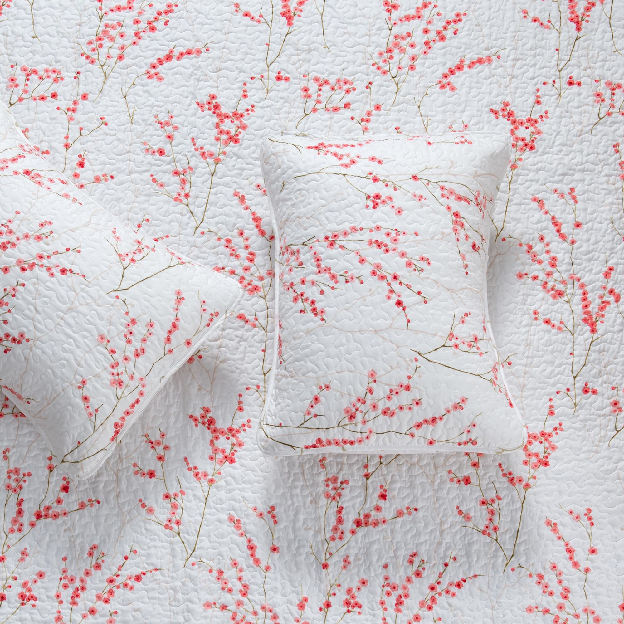 Great Bay HOME Sakura Collection 2-Piece Reversible Floral Quilt Set with Shams - Twin Size Cherry Blossom Bedspread Coverlet | Machine Washable | Perfect for Spring Bedroom Decor & Guest Room Styling