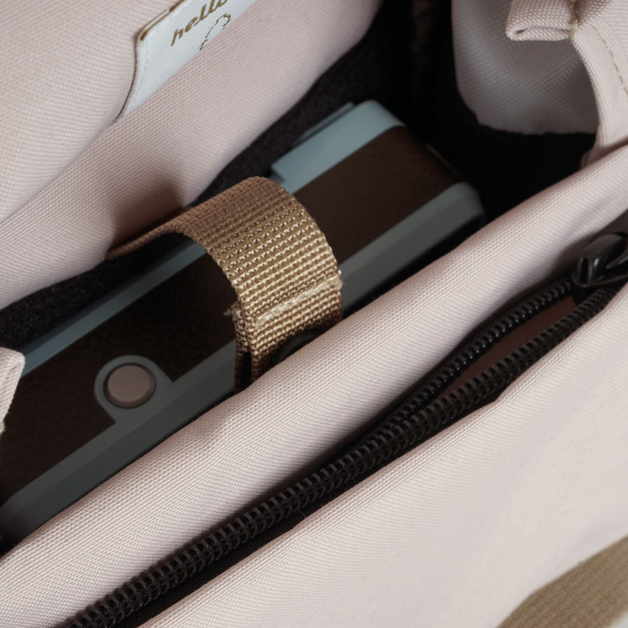 HELLOLULU Venus Compact Camera Bag Pink - Stylish & Lightweight Crossbody Bag for Women, Perfect for Travel, Daily Use & Photography Enthusiasts