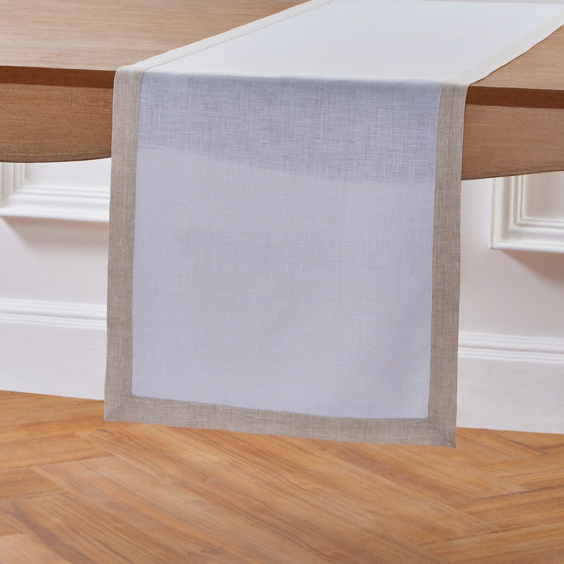Elegant Classic Table Runner for Dining Room Decor - Perfect for Weddings, Holidays & Home Decor