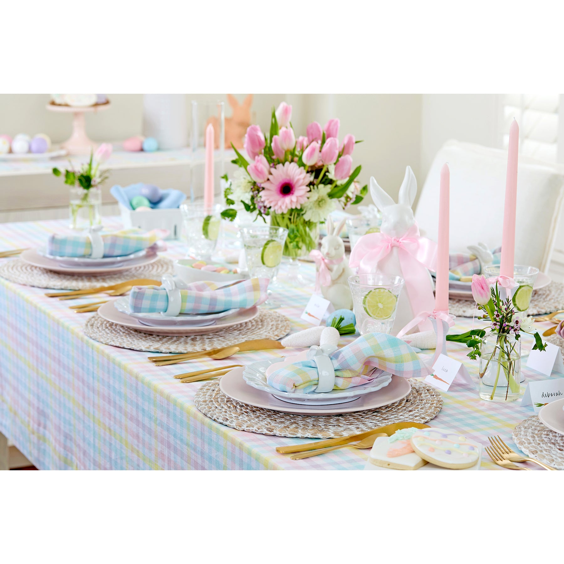 Stylish Red and White Checkered Gingham Tablecloth - Perfect for Picnics, BBQs, and Outdoor Dining