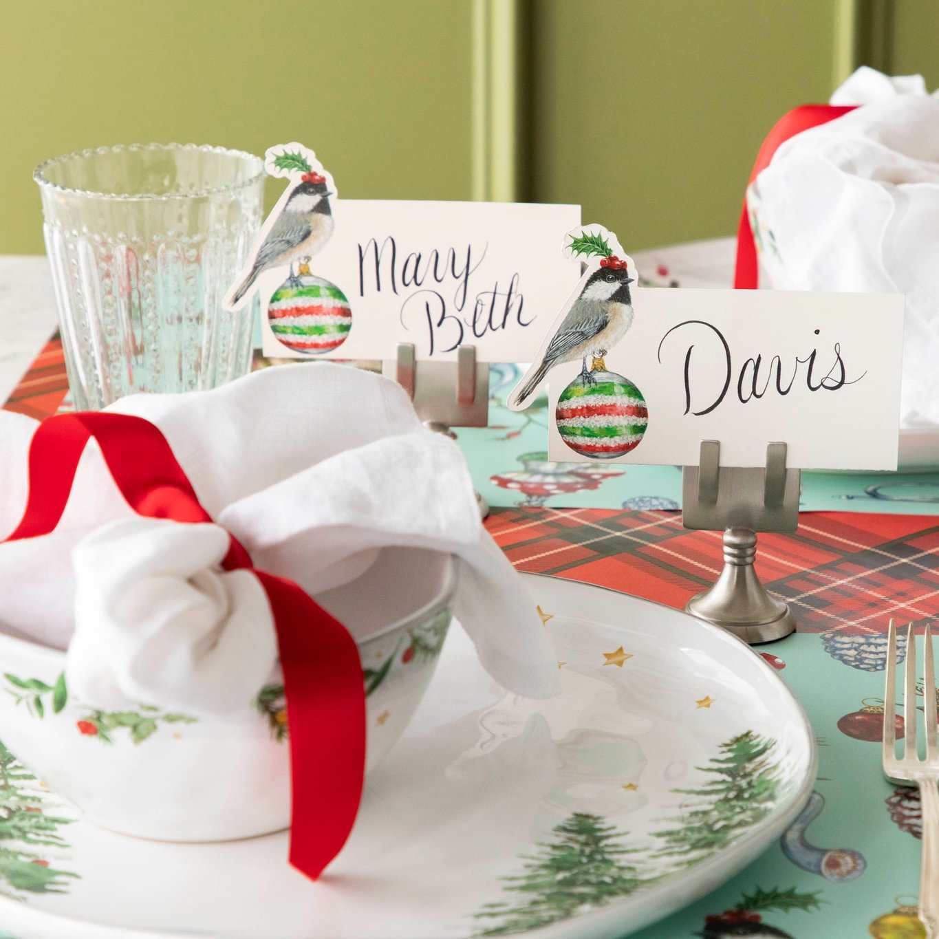 Christmas Chickadee Place Card - Elegant Holiday Table Setting Decoration for Christmas Dinner, Party & Wedding - Perfect for Festive Gatherings & Seasonal Celebrations