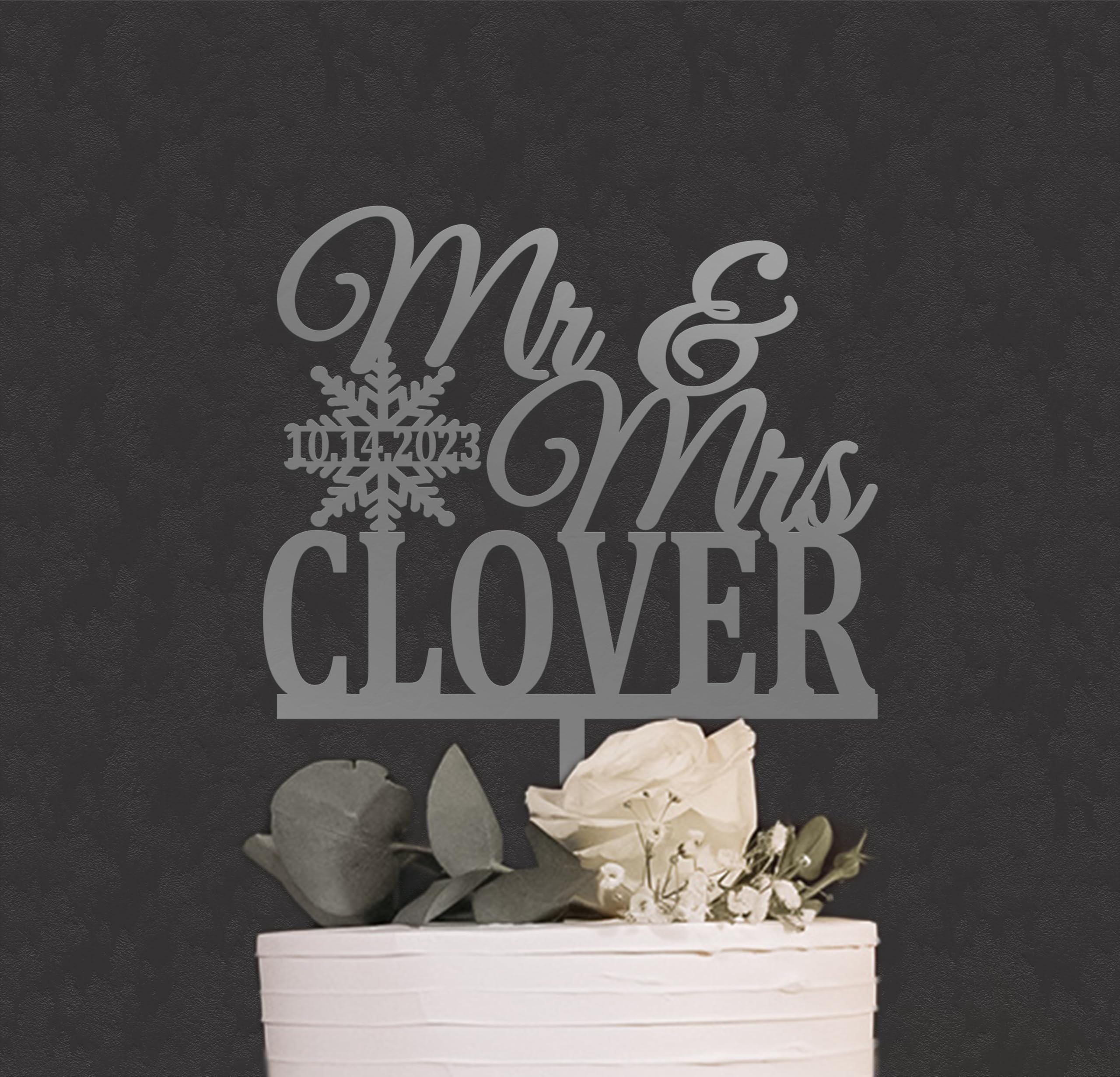 Personalized Winter Wedding Cake Topper - Snowflake Mr & Mrs Cake Decor with Custom Last Name & Date - Rustic Gold Anniversary Cake Topper for Wedding & Special Celebrations