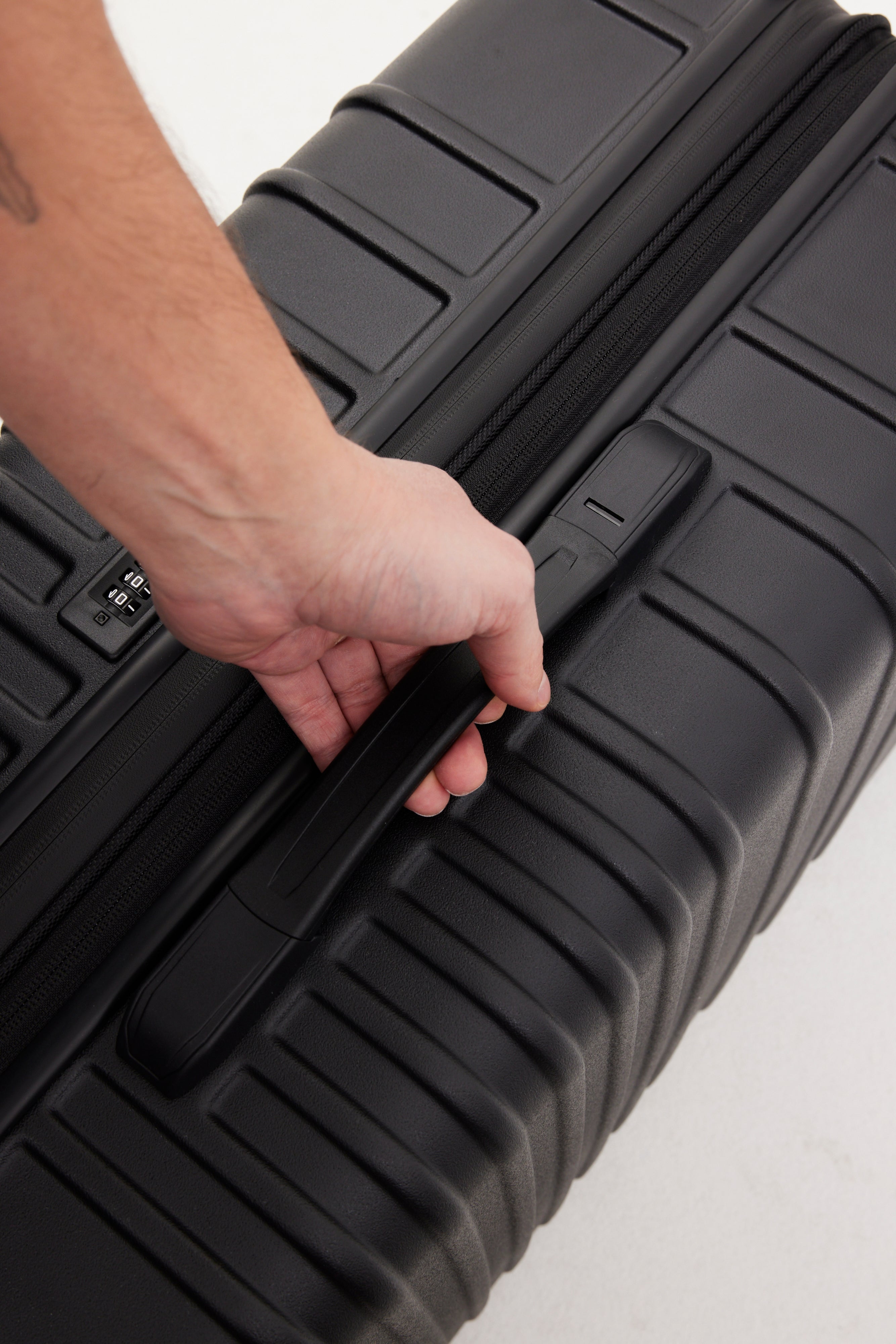 Large Black Check-In Roller Luggage - Perfect for Air Travel, Business Trips & Vacation Packing