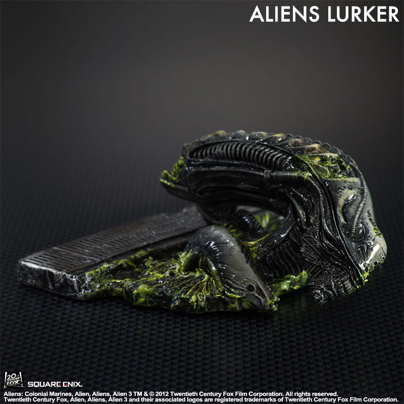Aliens Colonial Marines No.1 Lurker Play Arts Kai Action Figure - Highly Detailed Collectible Toy for Sci-Fi Fans & Movie Enthusiasts - Perfect for Display, Photography, and Gaming Scenes