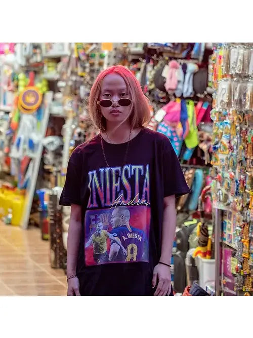 Vintage Football Iniesta Jersey - Retro Soccer Player T-Shirt for Men - Perfect for Match Days, Fan Events & Casual Wear