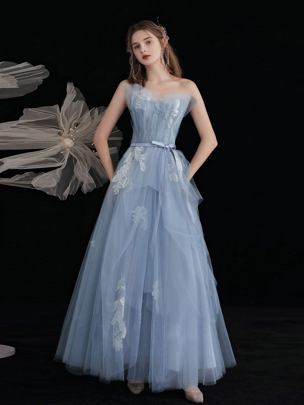 Elegant Blue Tulle Lace Tea-Length Prom Dress for Women - Formal Evening Gown with Floral Lace Details - Perfect for Homecoming, Prom, Wedding Guest & Special Occasions