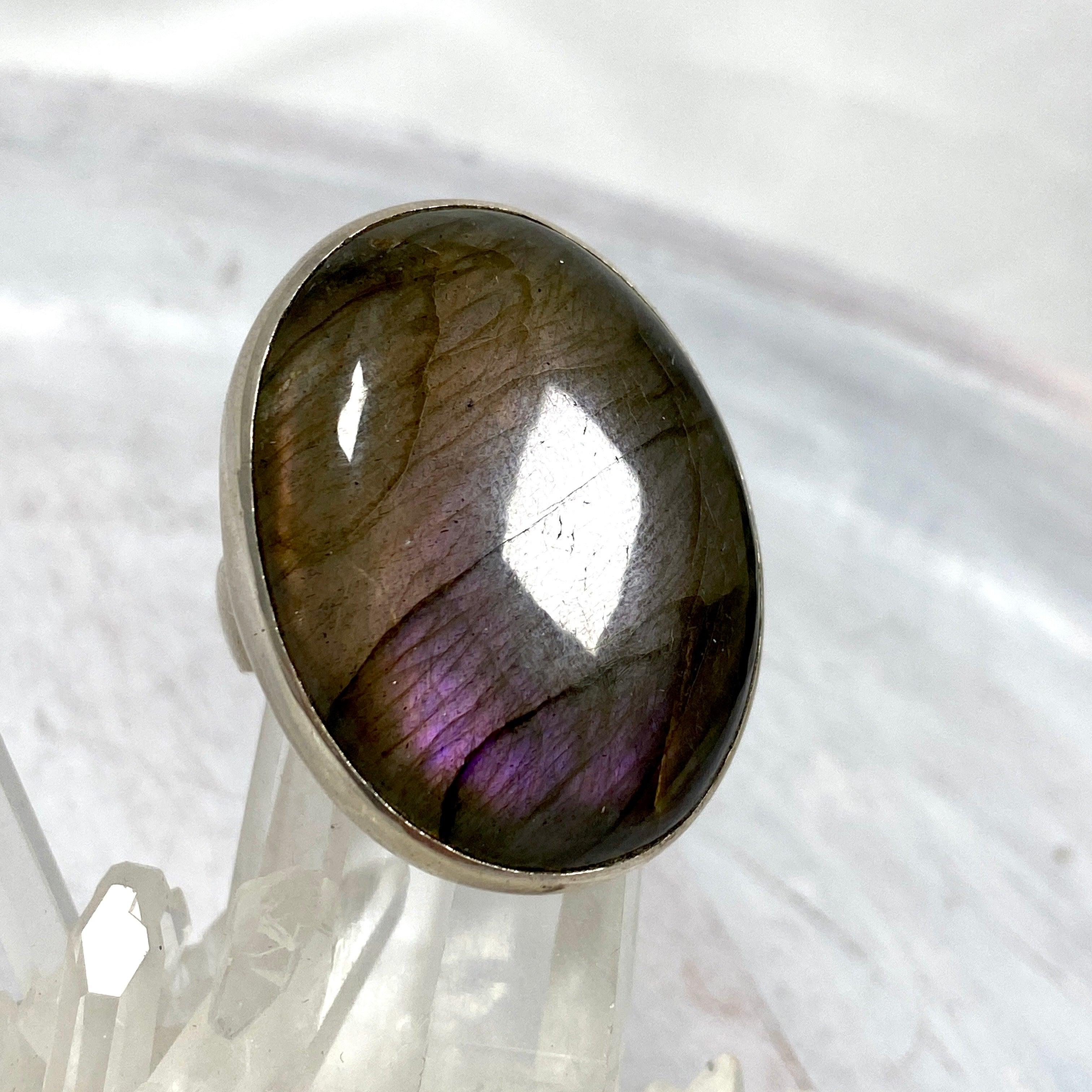 10K Gold Purple Labradorite Oval Ring for Women - Elegant Gemstone Jewelry for Everyday Wear & Special Occasions | KRGJ1001