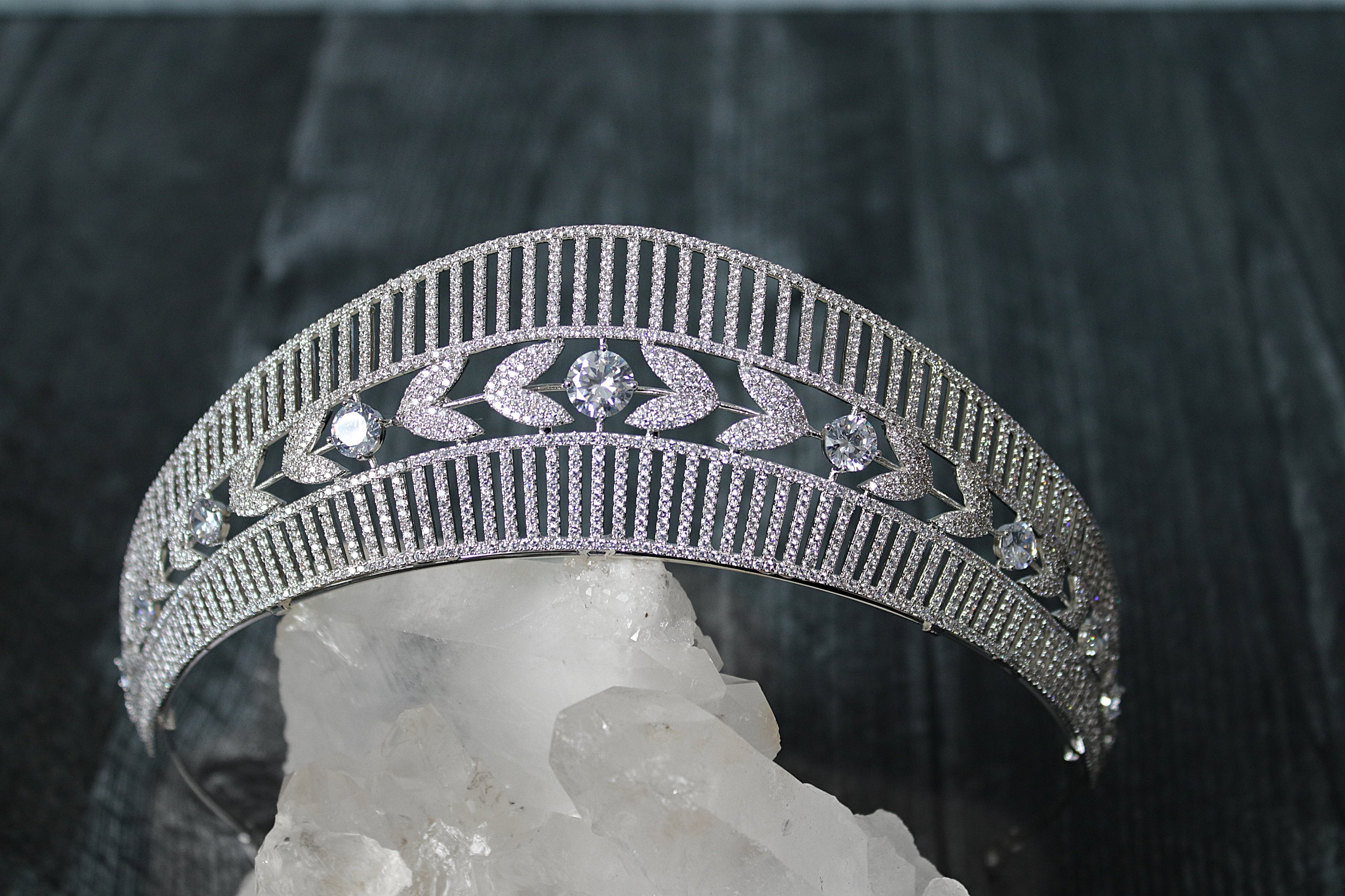 QUINN Simulated Diamond Bridal Tiara – Sparkling Wedding Crown for Brides, Princess Costume & Special Occasions