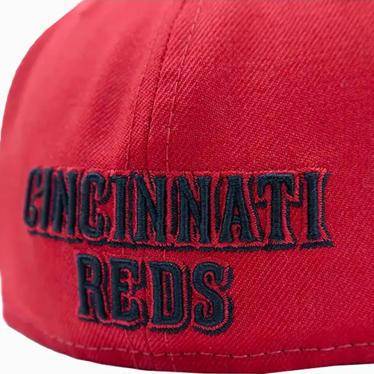 Official Cincinnati Reds MLB 59FIFTY Fitted Baseball Cap - Adjustable Snapback Hat for Men & Women - Perfect for Games, Tailgating & Fan Gear Collection