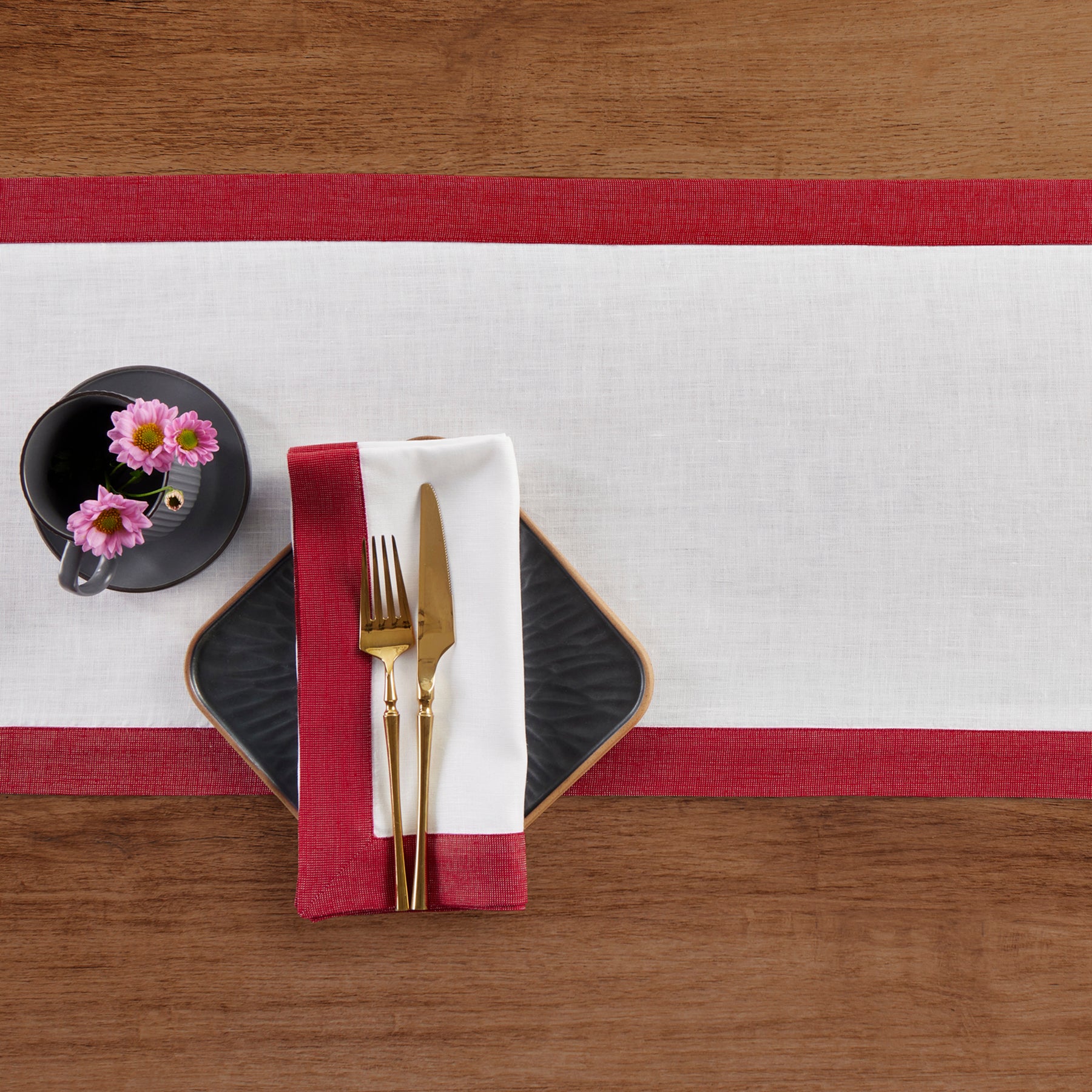 Elegant Festive Edge Table Runner for Holiday Dining - Perfect for Christmas, Thanksgiving, and Special Occasions