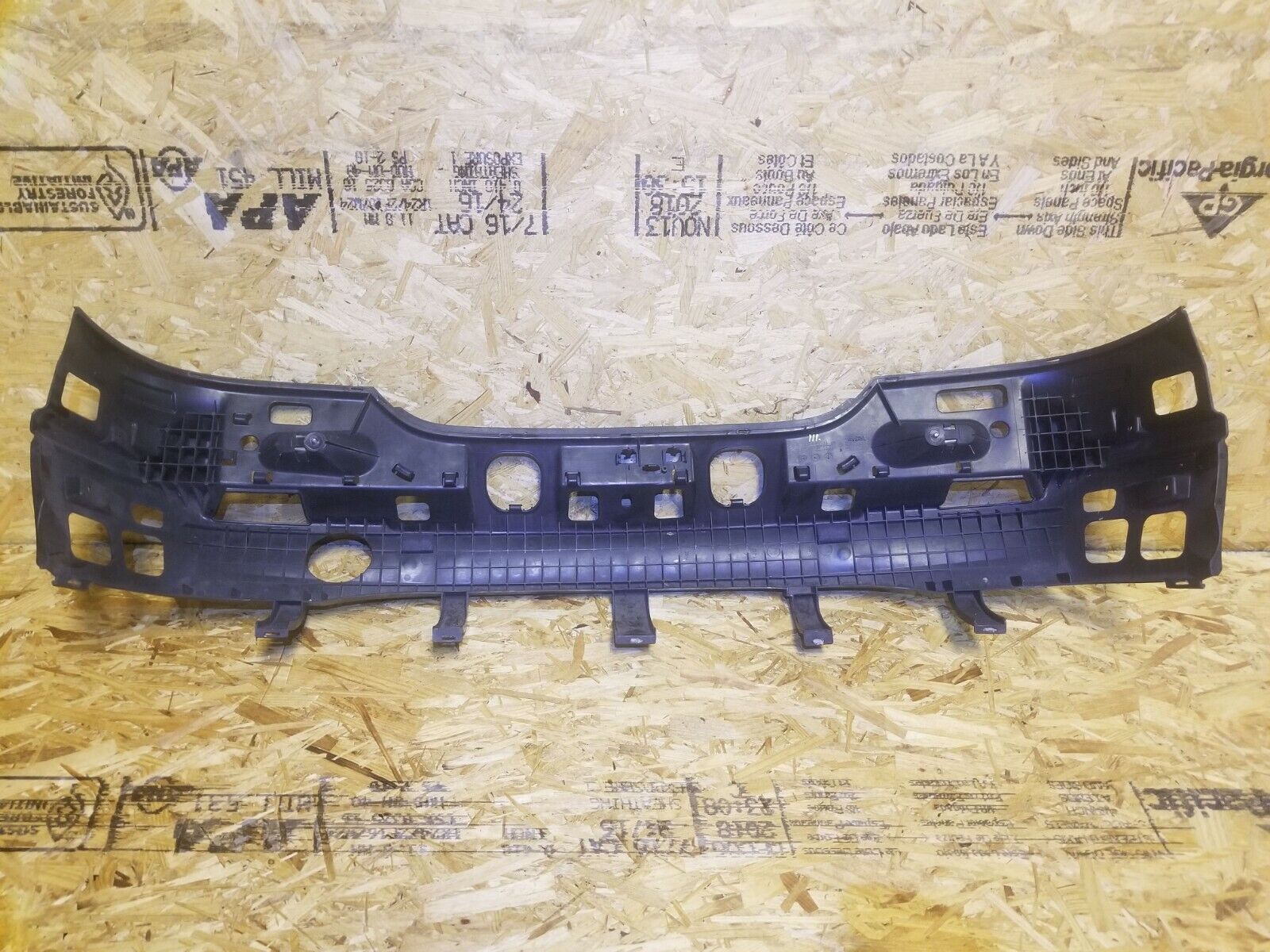 03 09 Mercedes Benz W209 CLK500 Rear Bumper Frame Support OEM #111 - Perfect for Car Repair & Restoration Projects