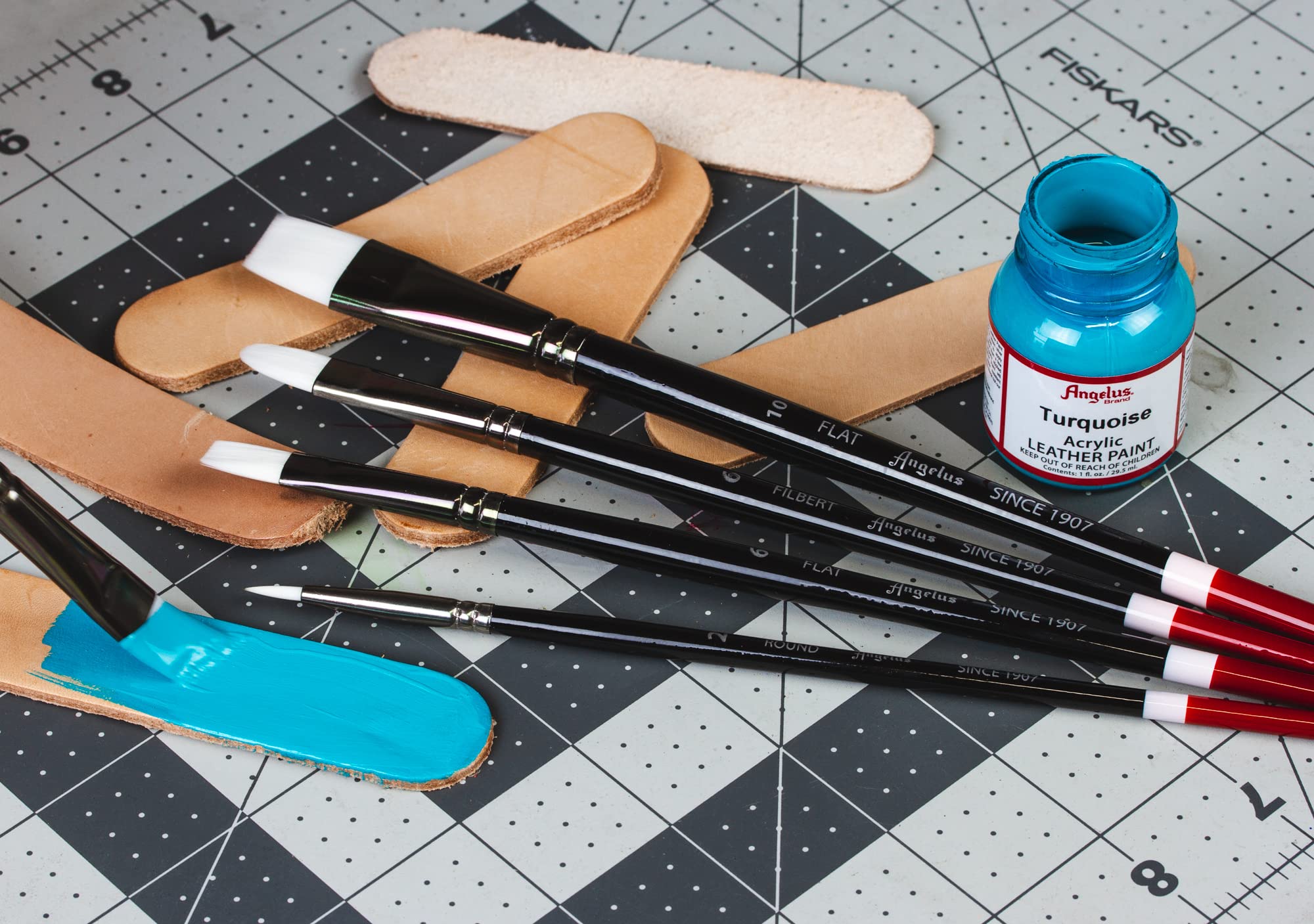 Angelus Paint Brush Set - 5-Piece Round, Flat & Angular Artist Brushes for Acrylic, Shoe Painting & DIY Crafts - Perfect for Canvas Art, Leather Repair & Custom Sneaker Design