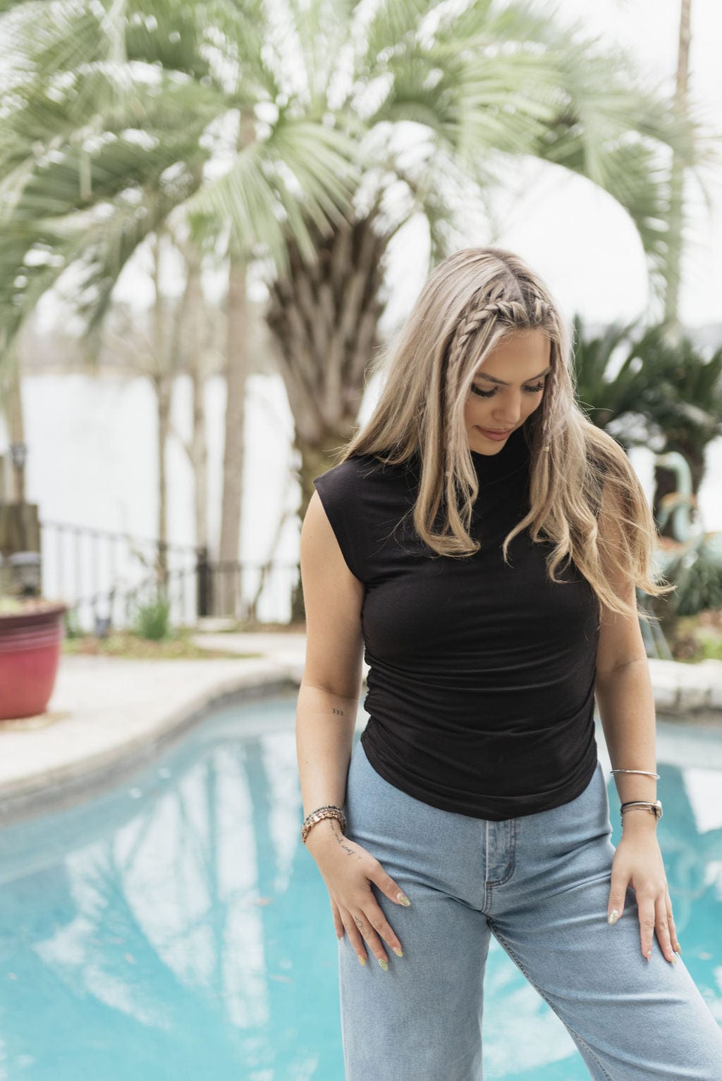 Black Fitted Ruch Detail Sleeveless Top for Women - Sexy Bodycon Summer T-Shirt - Perfect for Night Out, Date Night & Party Wear
