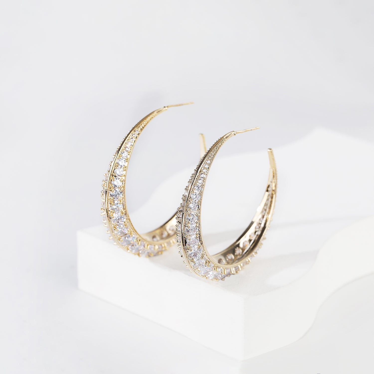 Round Cubic Zirconia Dangle Wedding Earrings for Women - Elegant Bridal Jewelry Gift - Perfect for Weddings, Parties & Special Occasions