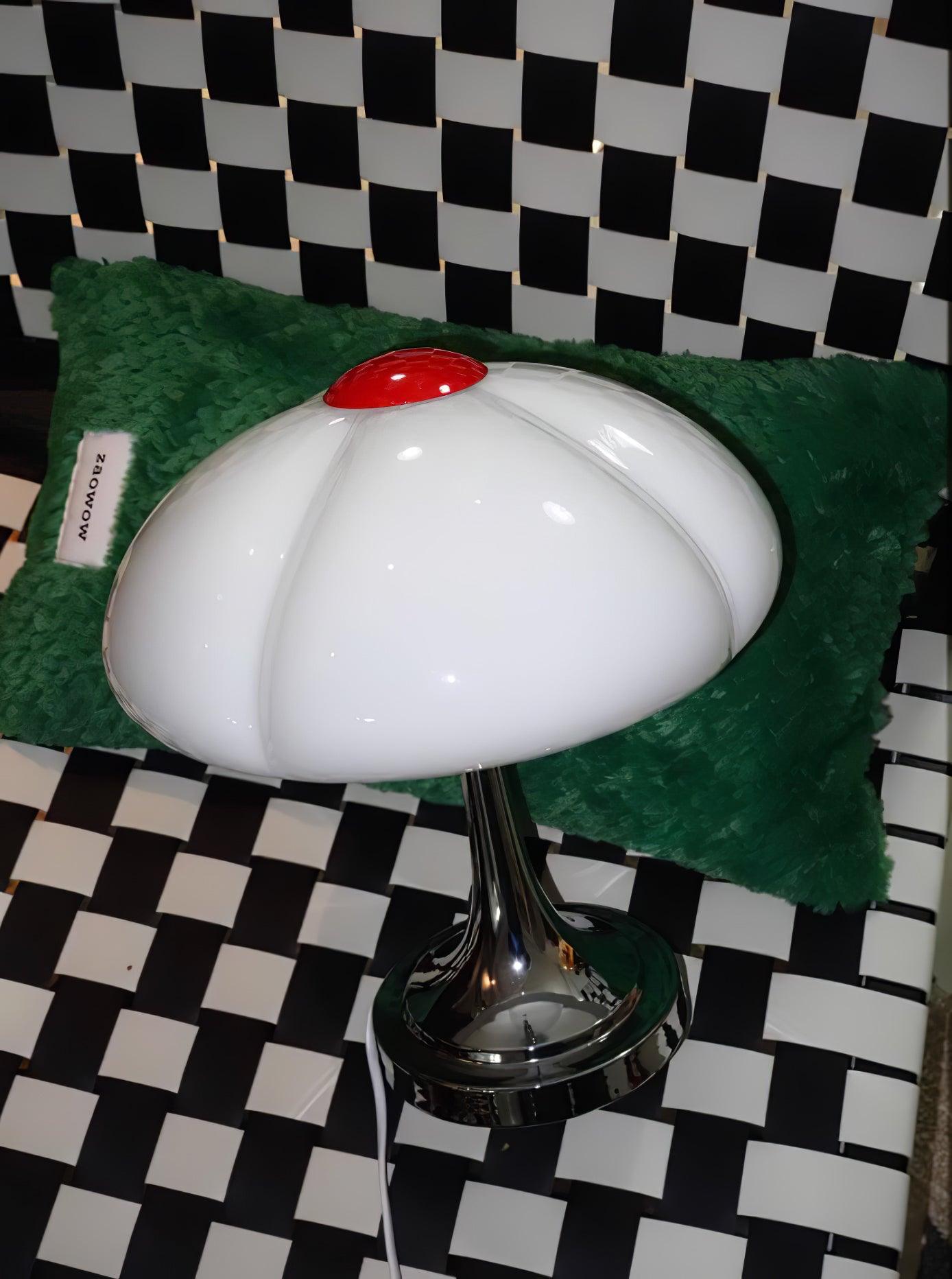 Elegant Flower Petal Table Lamp - Modern Bedside Night Light for Bedroom, Living Room & Office Decor - Soft Ambient Lighting for Relaxation & Reading
