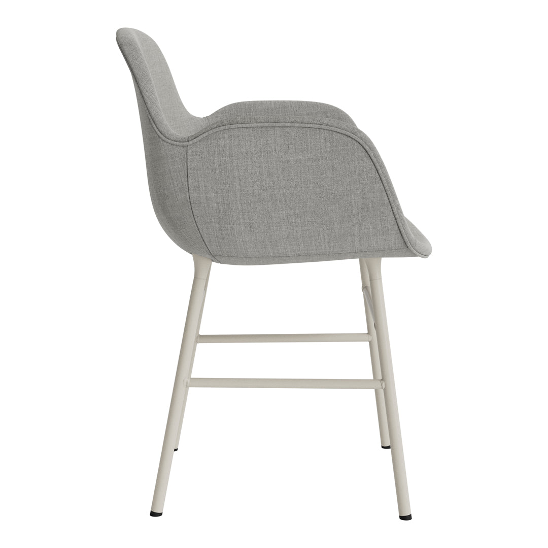 Modern Form Armchair with Sturdy Metal Legs & Soft Upholstery - Perfect for Living Room, Office, or Reading Nook