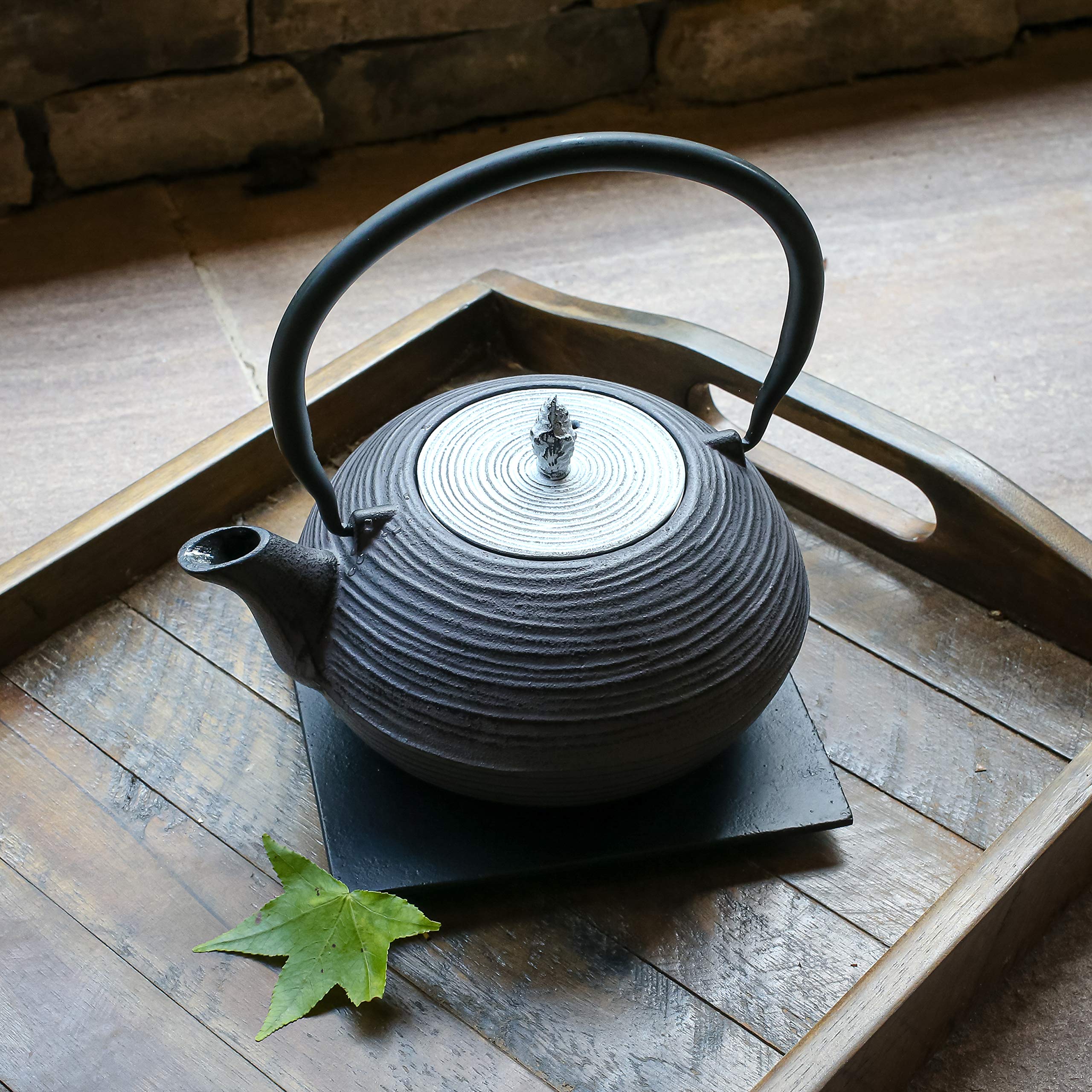 Premium Cast Iron Teapot with Stainless Steel Infuser - 40oz Japanese Style Gray & White Teapot for Loose Leaf Tea - Perfect for Home, Office & Tea Ceremonies