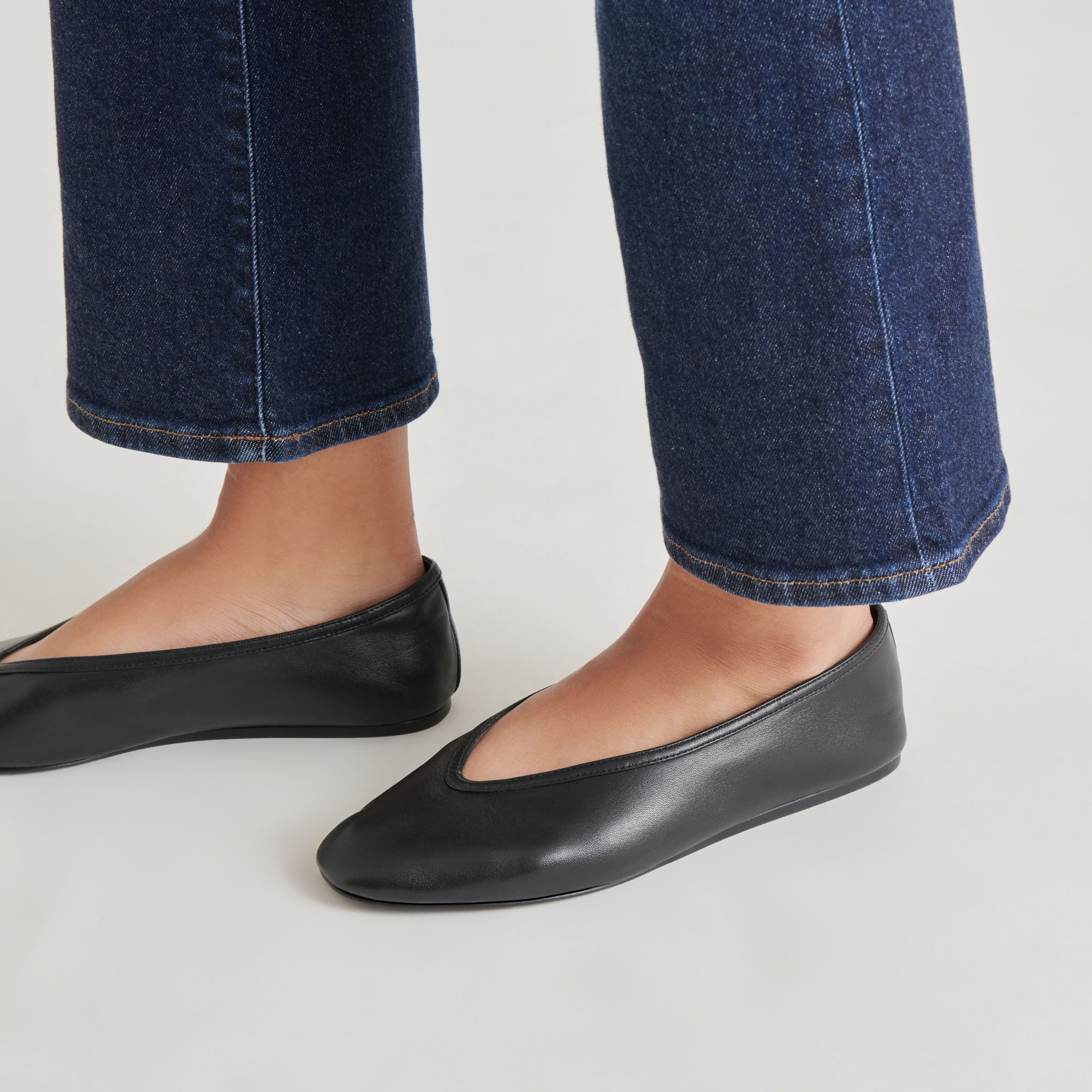 BRAIDY Women's Black Leather Ballet Flats - Comfortable & Stylish Shoes for Work, Casual Outfits, and Everyday Wear