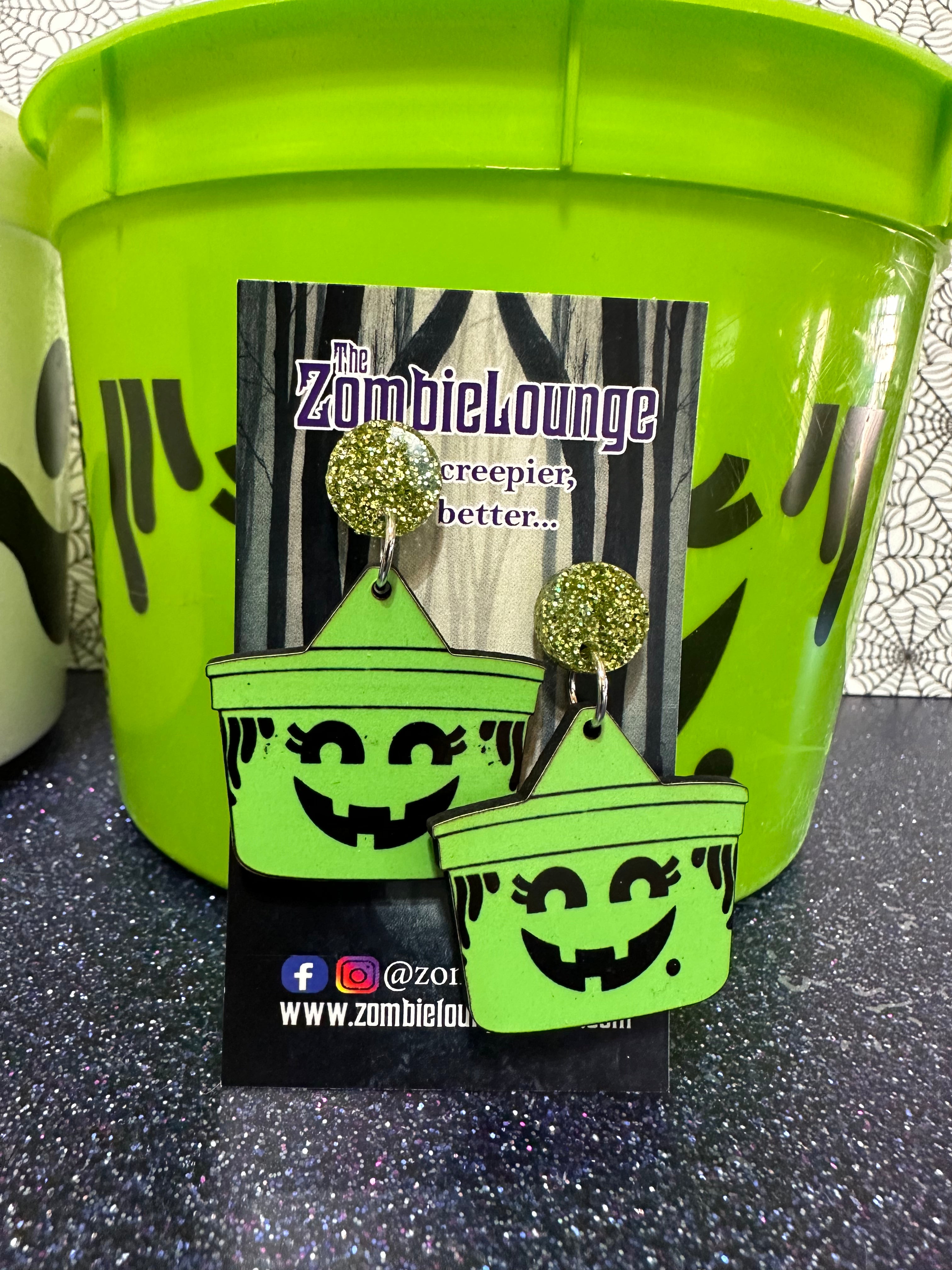 Vintage Halloween Bucket Earrings for Women - Spooky Pumpkin Pail Dangle Earrings - Perfect for Halloween Parties, Costume Accessories & Trick or Treat Outfits