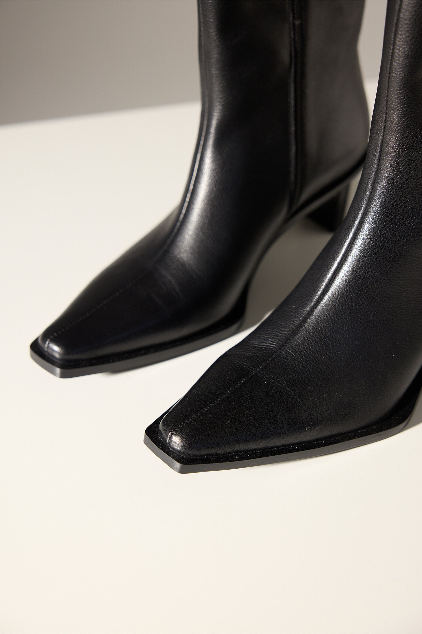 THE JEM BLACK BOOT - Stylish & Comfortable Women's Ankle Boots for Fall/Winter, Perfect for Casual Outfits, Office Wear & Night Out