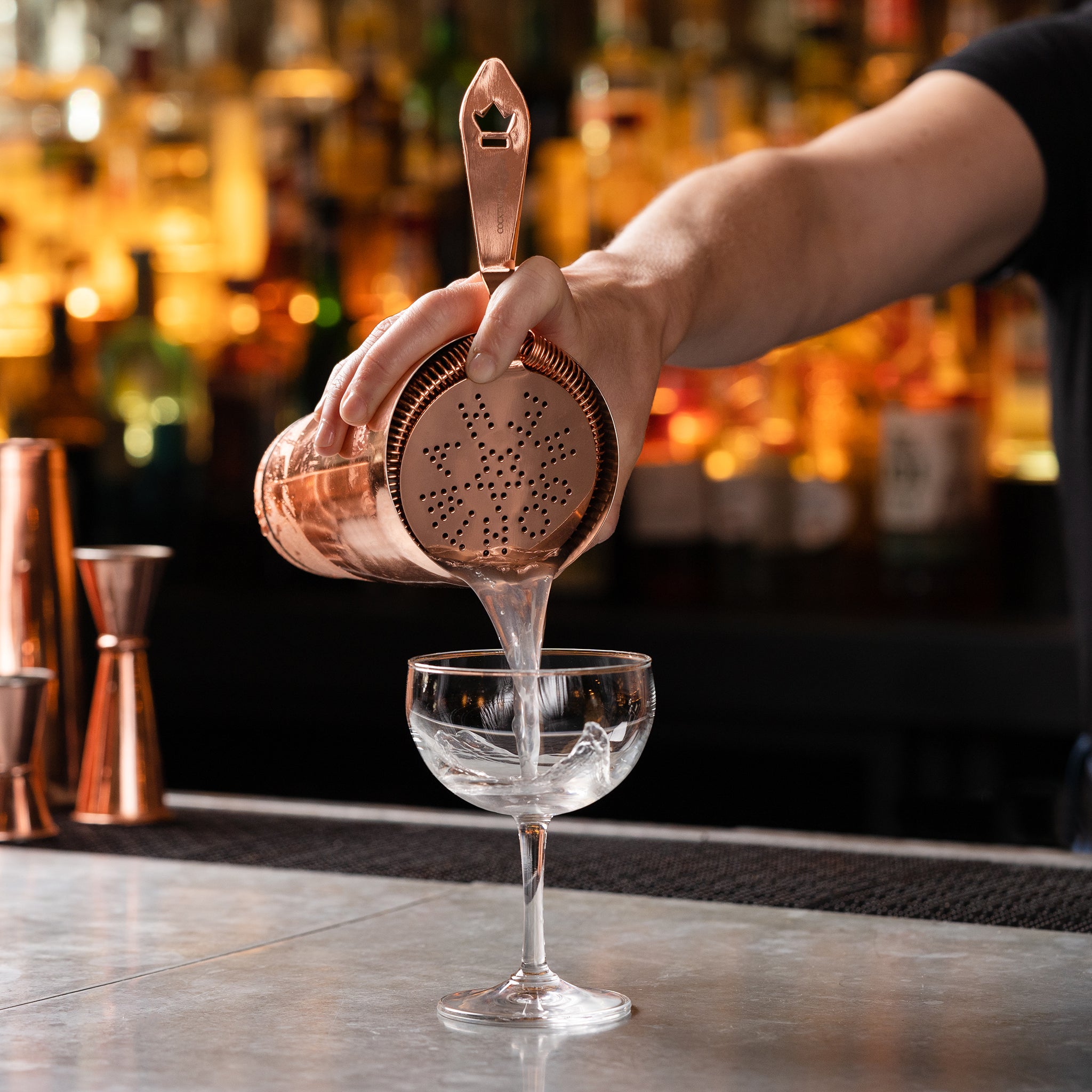 Vintage Style Large Cocktail Strainer - Copper Plated Bar Tool for Mixing Drinks, Perfect for Home Bars, Cocktail Parties, and Professional Bartending