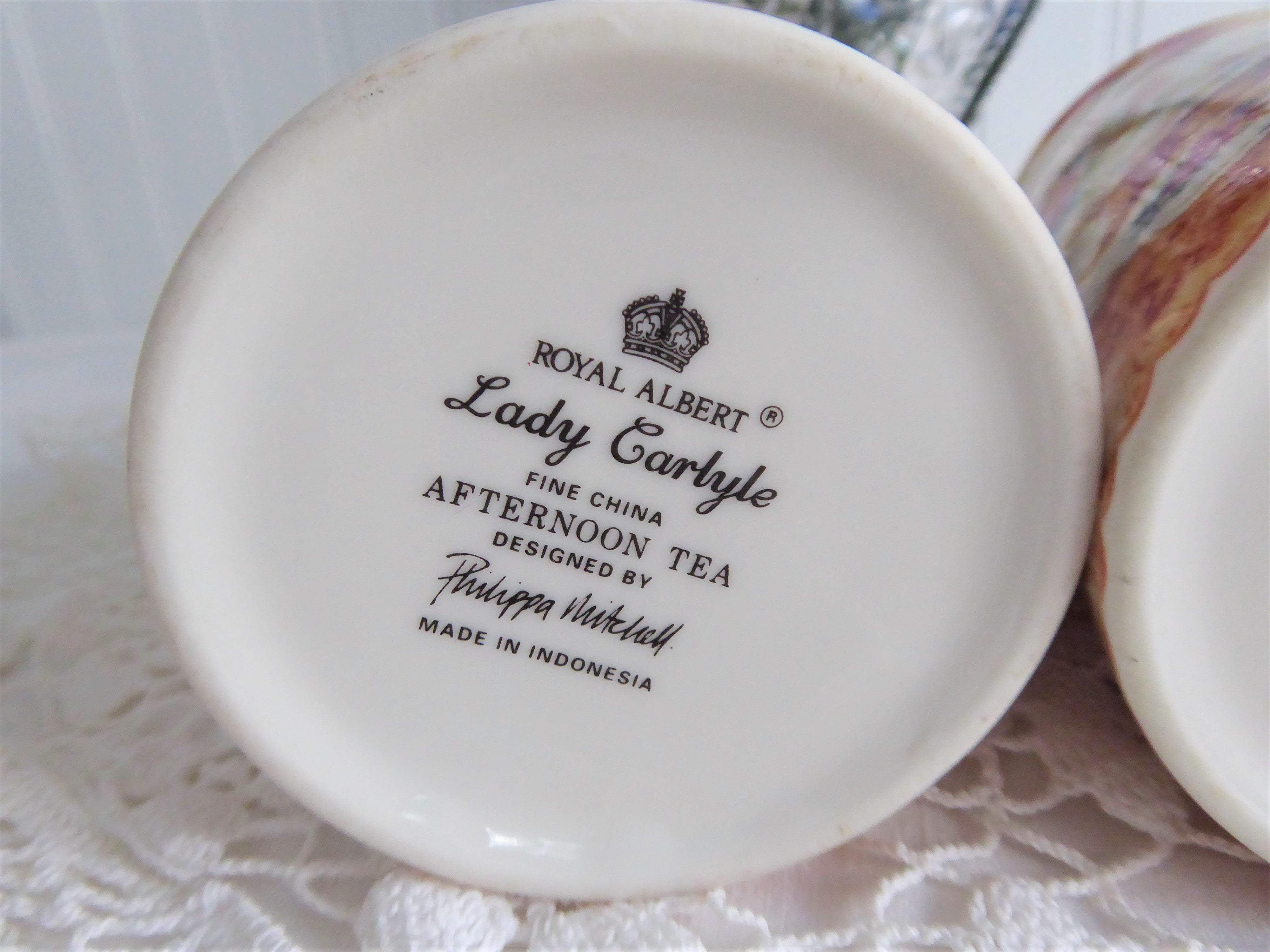 Royal Albert Lady Carlyle Collage Mug Pair - Elegant Afternoon Tea Set, Floral Bone China Tea Cups with Saucers - Perfect for English Tea Parties, Bridal Showers & Gift Giving